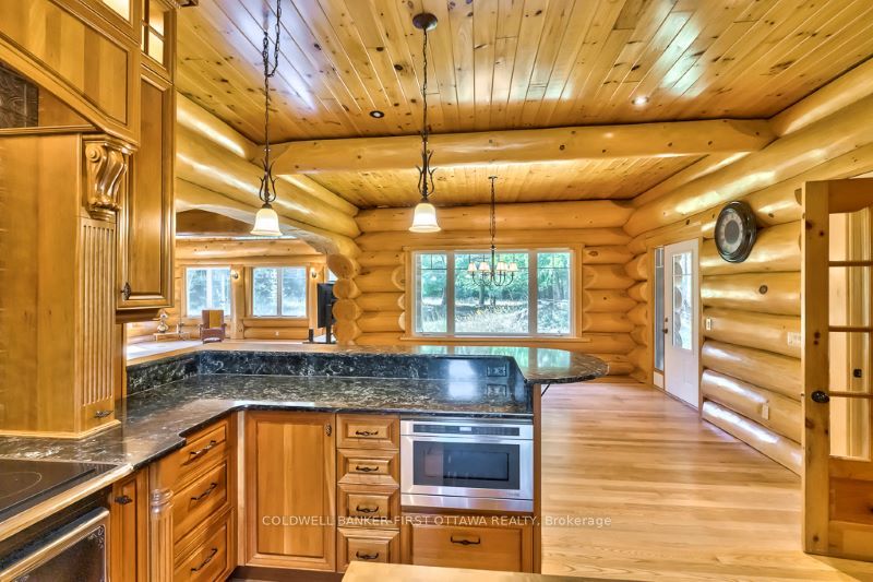 2467 Darling Road Property Photo 15