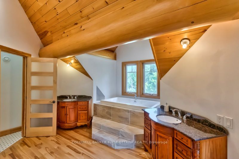 2467 Darling Road Property Photo 28