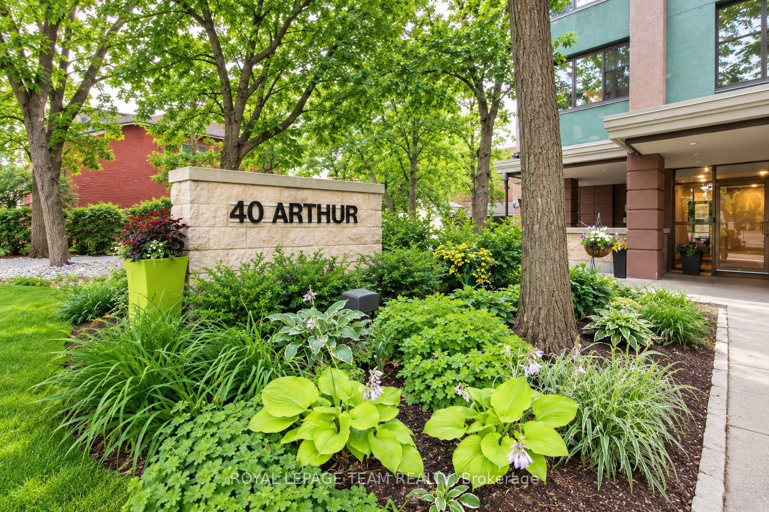 40 Arthur Street 601 Property Photo 1