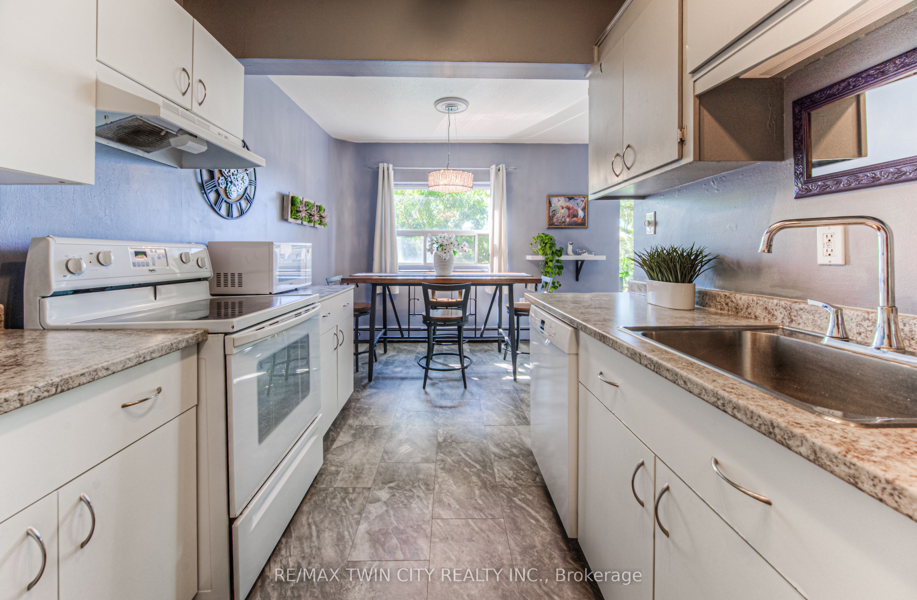 283 Fairway Road N 201 Property Photo 19