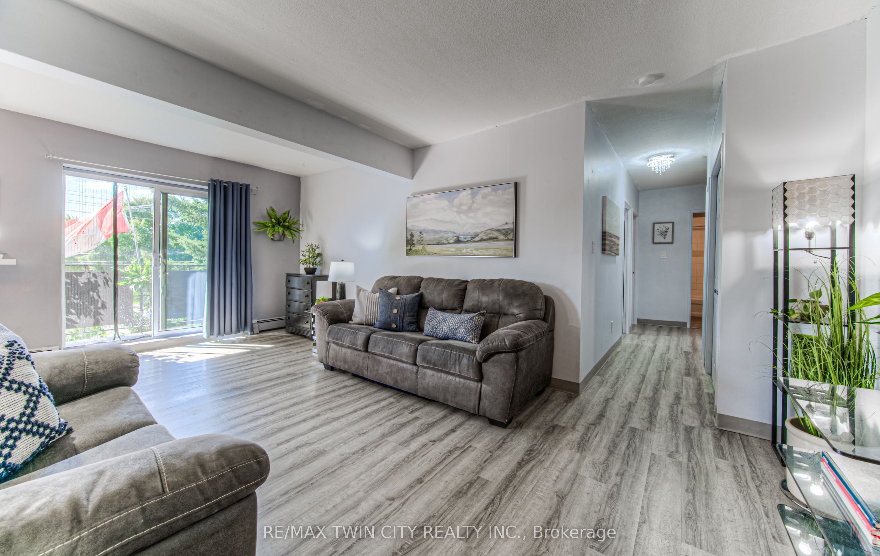 283 Fairway Road N 201 Property Photo 22