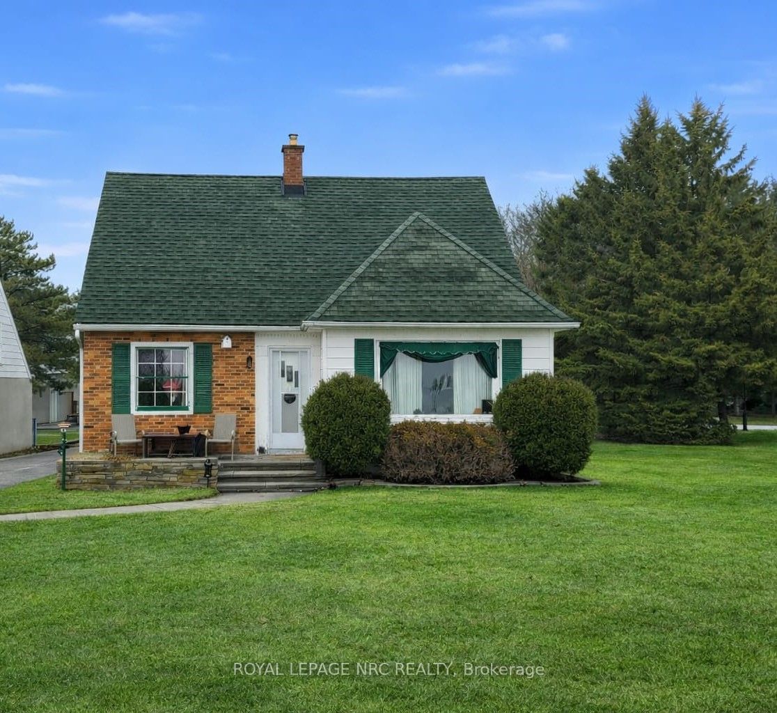 19 Lakeshore Road Property Photo 1