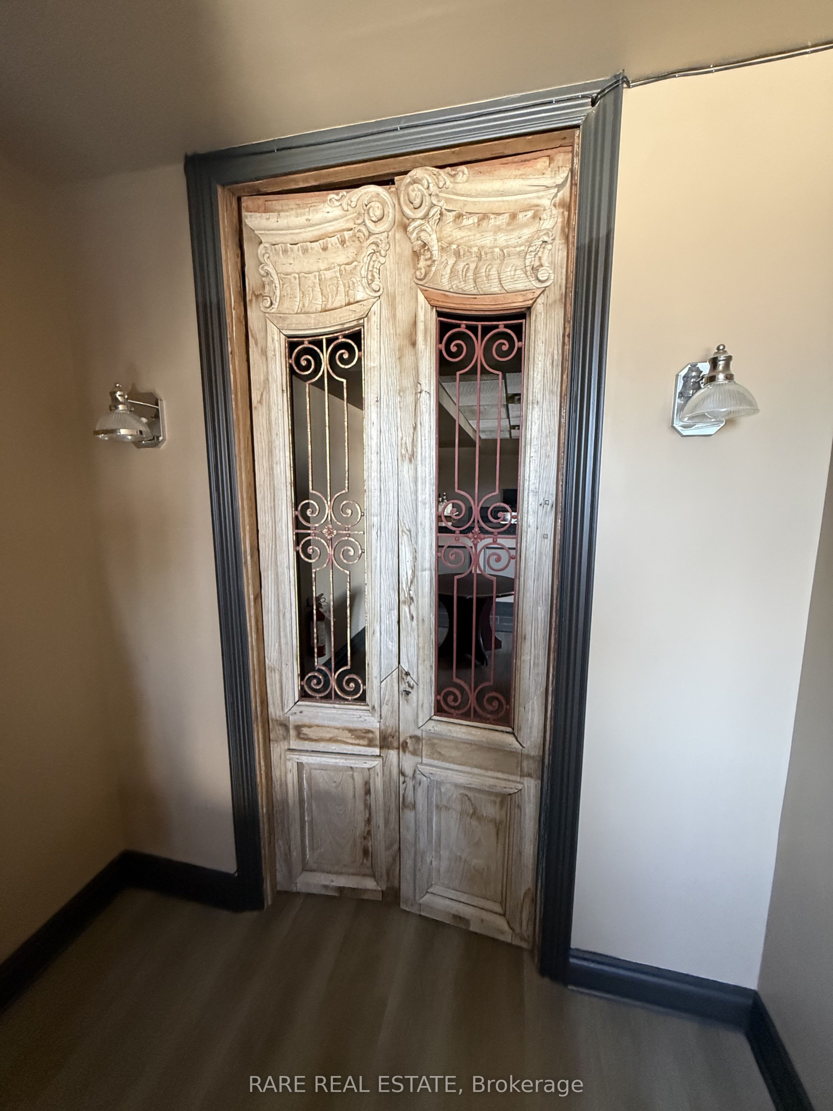 4190 Bridge Street Property Photo 6