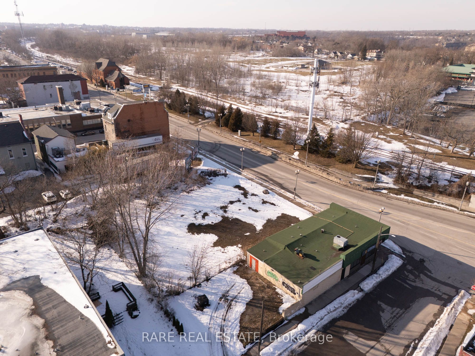 4152 Bridge Street Property Photo 6