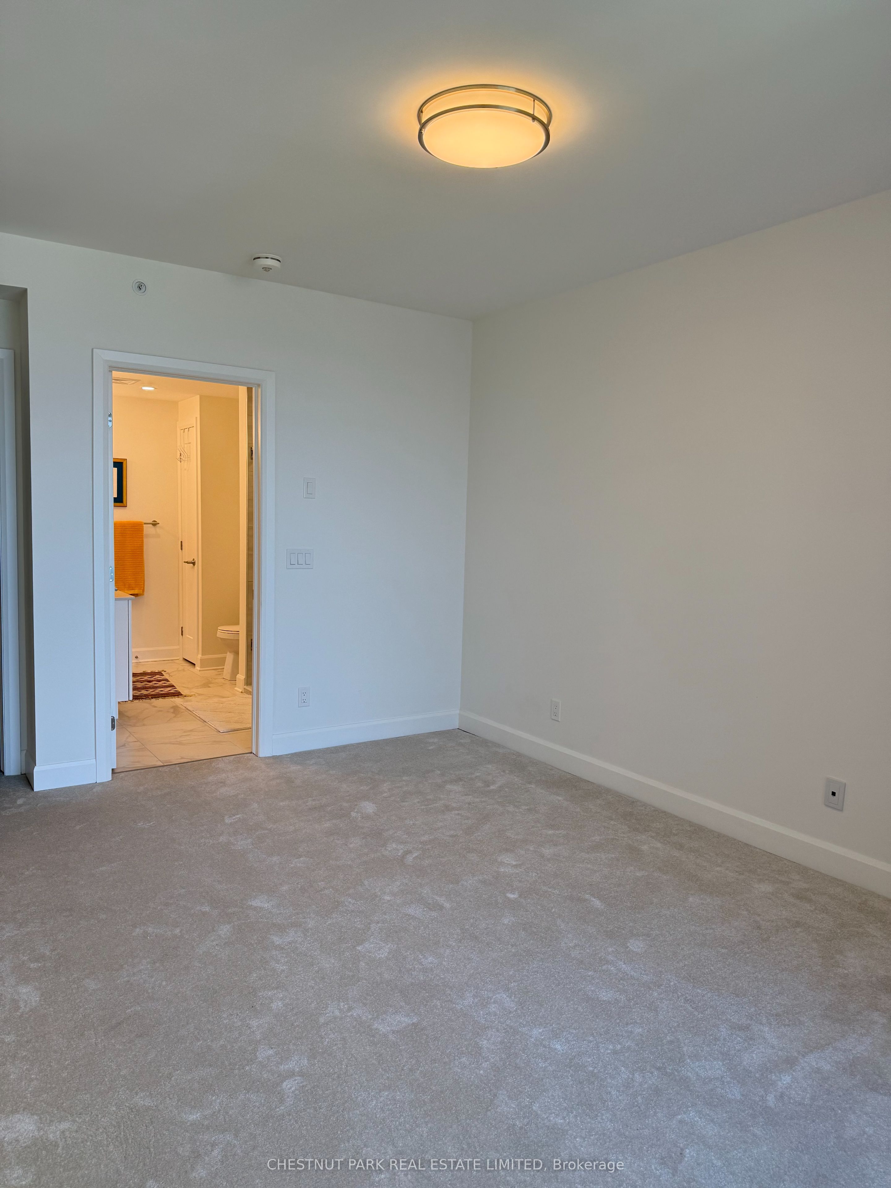 129b South Street 317 Property Photo 21