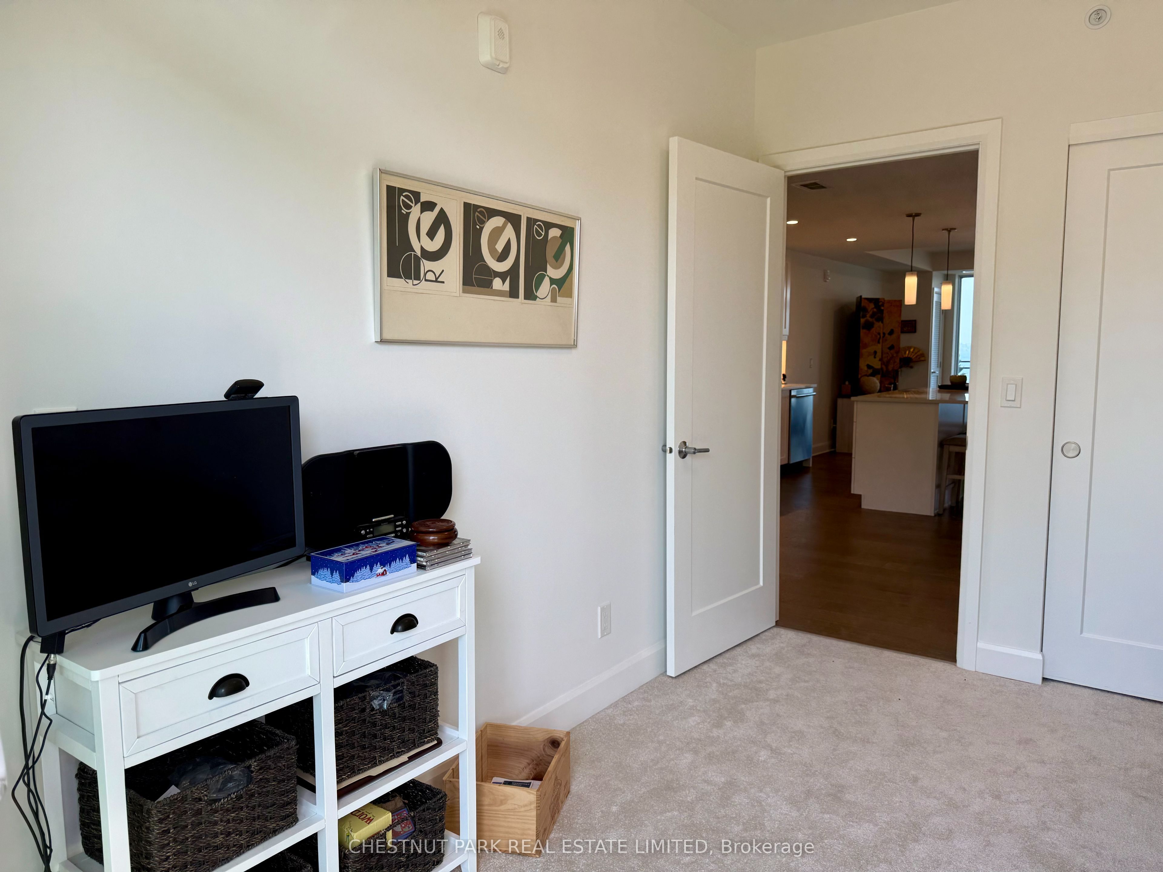 129b South Street 317 Property Photo 27