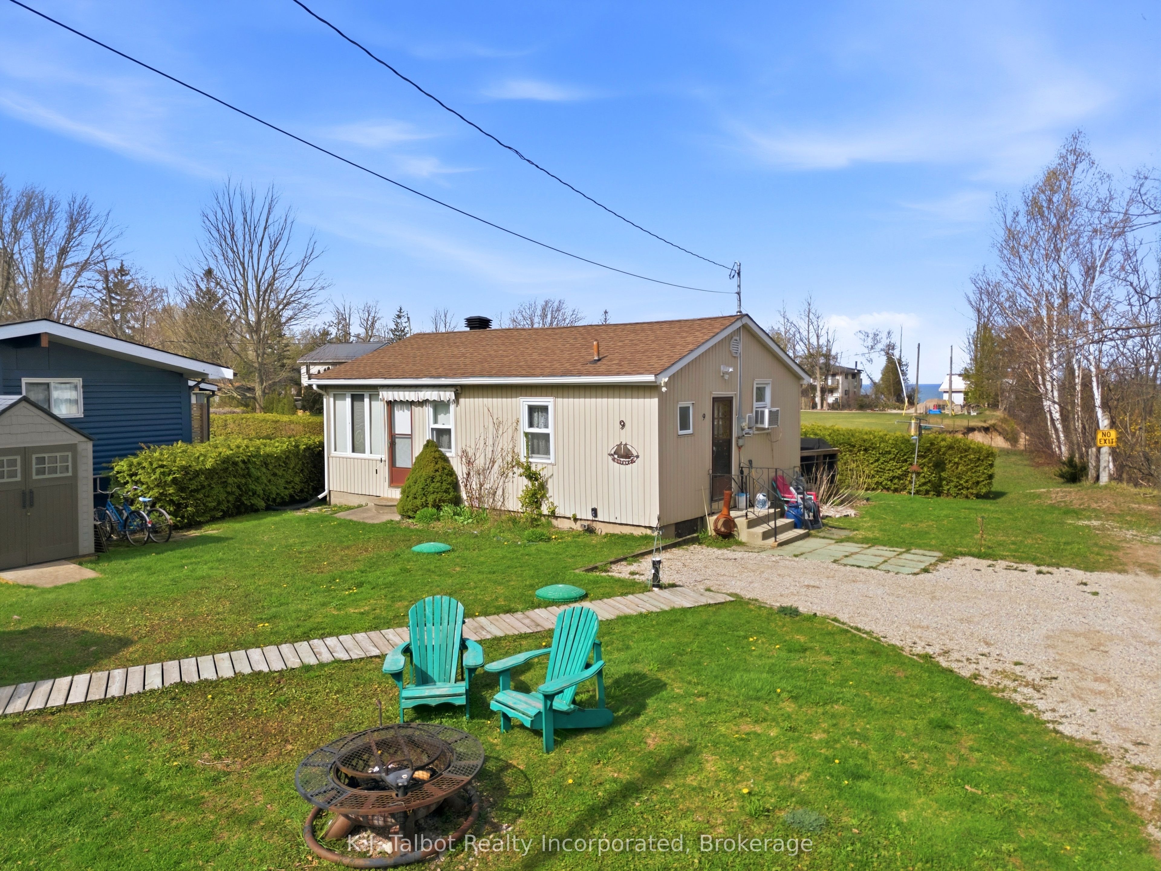 9 Ravine Park Road N Property Photo 3