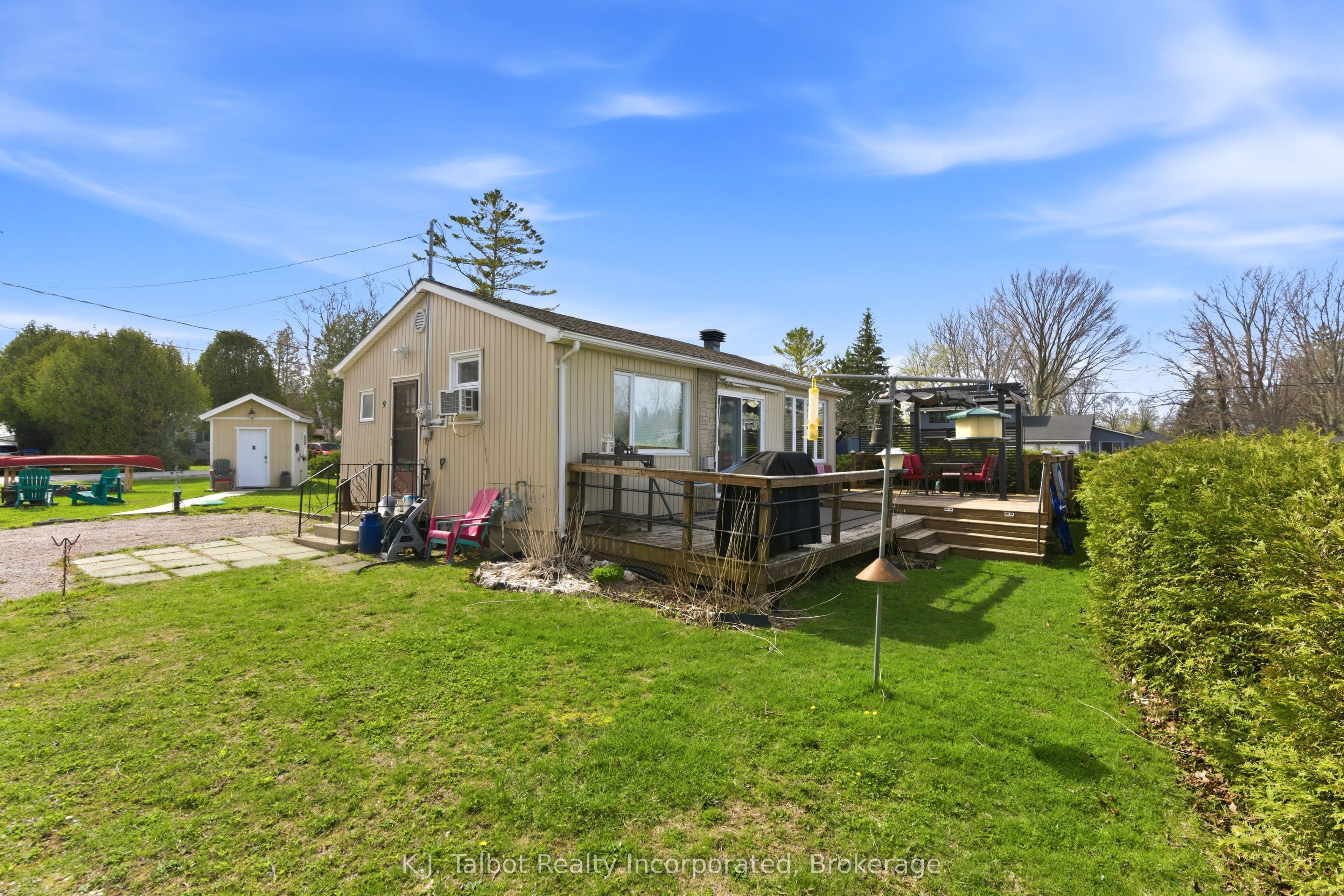 9 Ravine Park Road N Property Photo 8