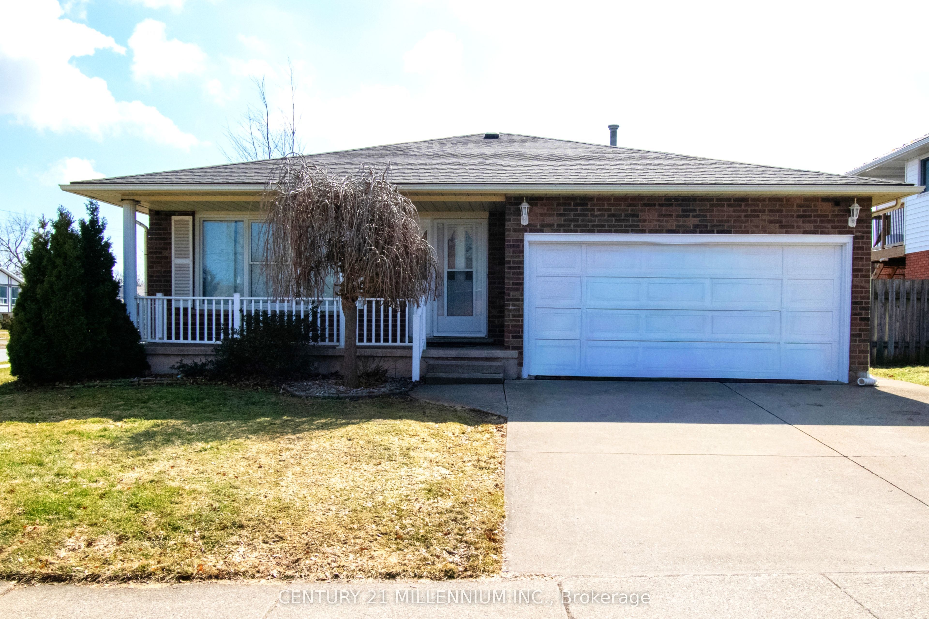 3 College Park Drive Property Photo 1