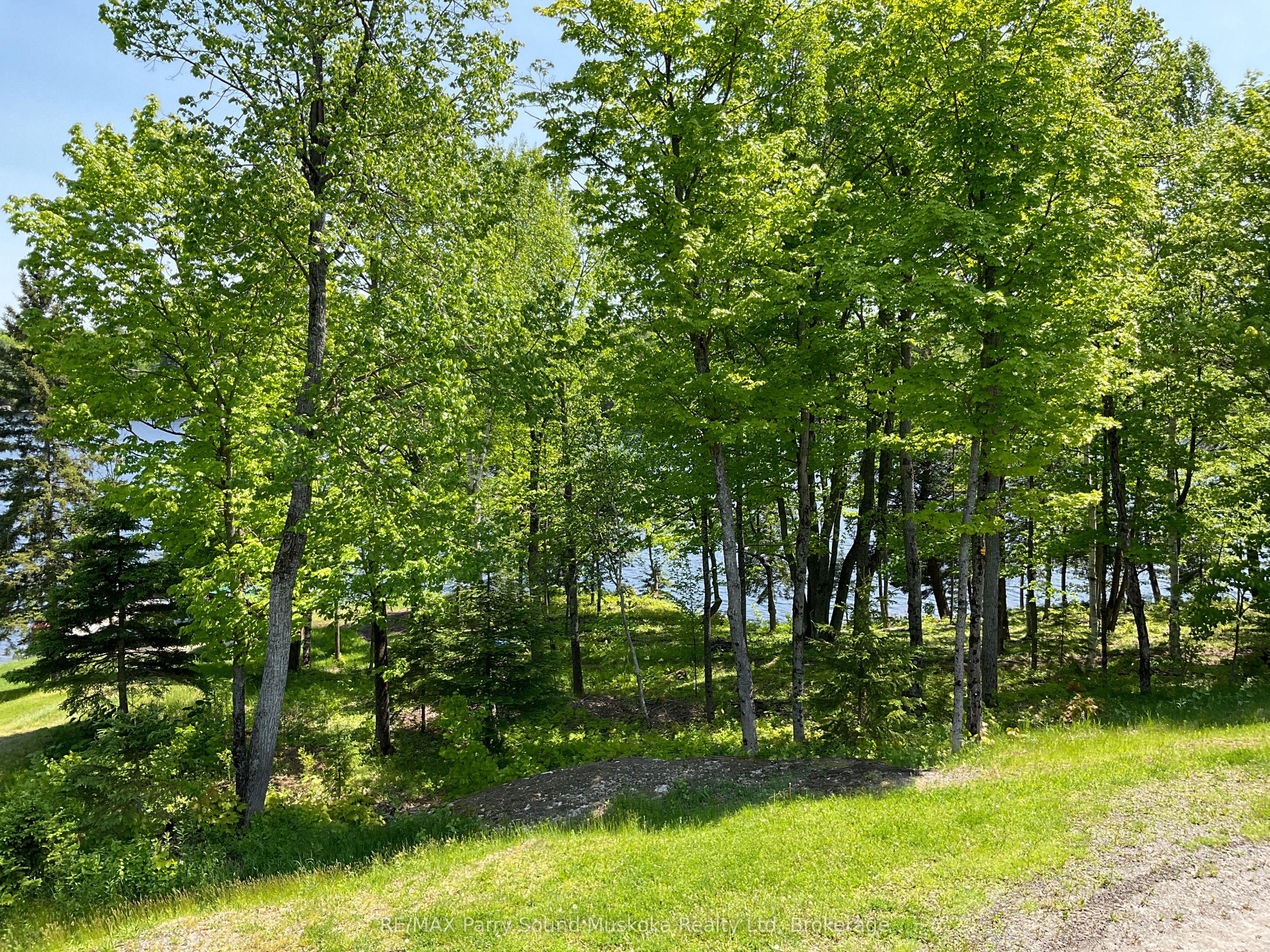 1990 North Road Property Photo 2