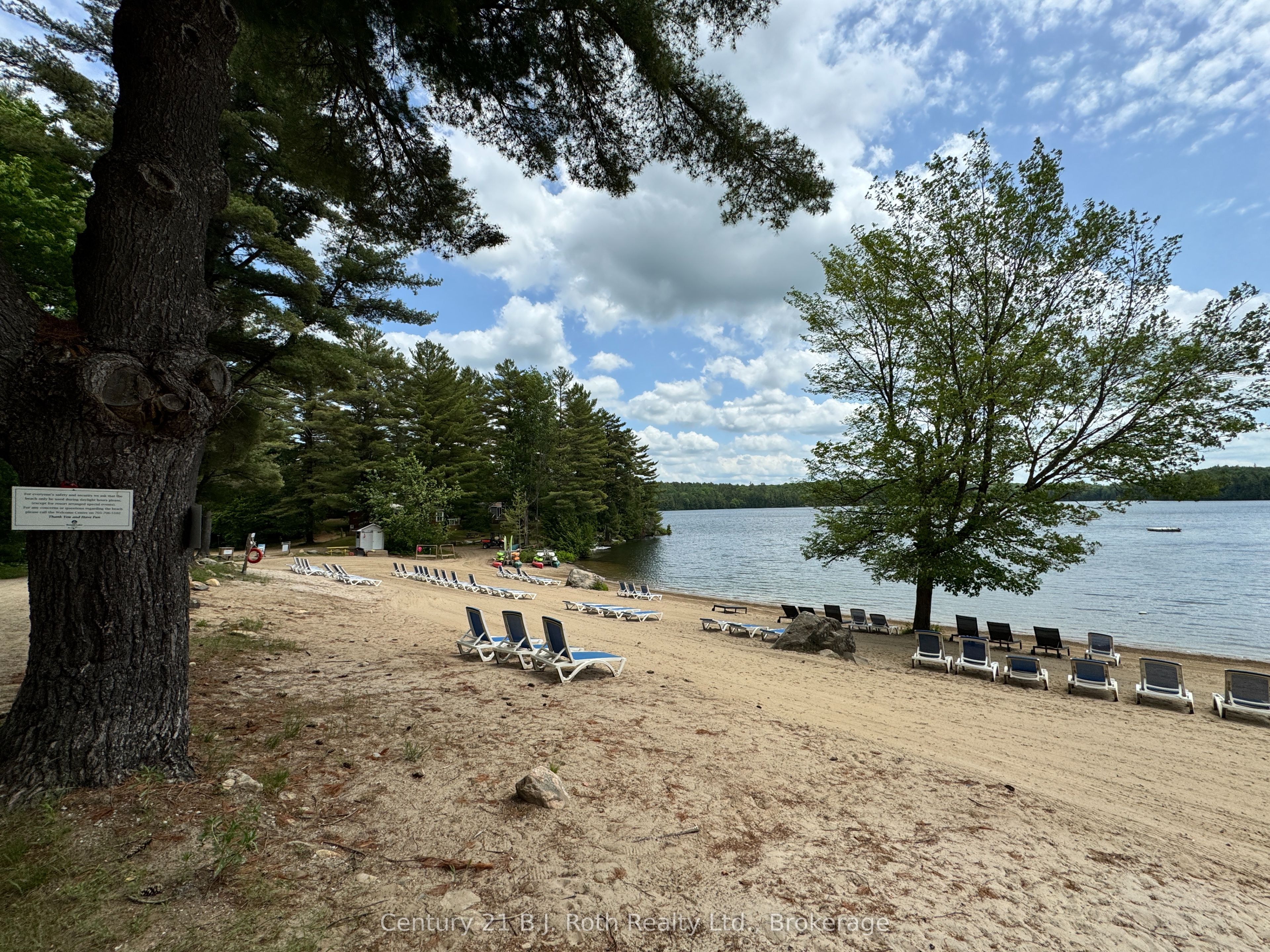 439 Springwater Crescent Property Photo 12