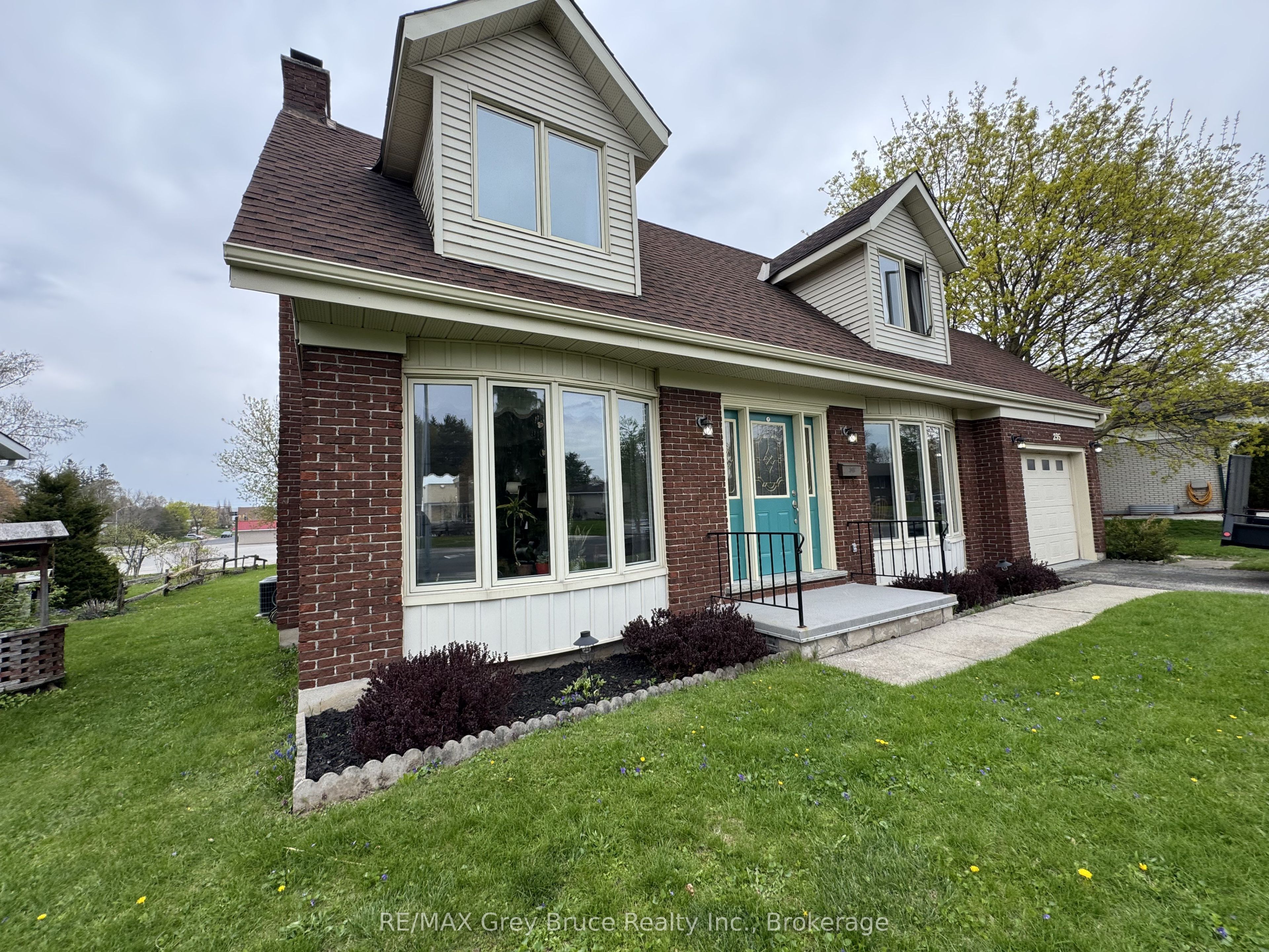 235 5th Avenue Property Photo 1