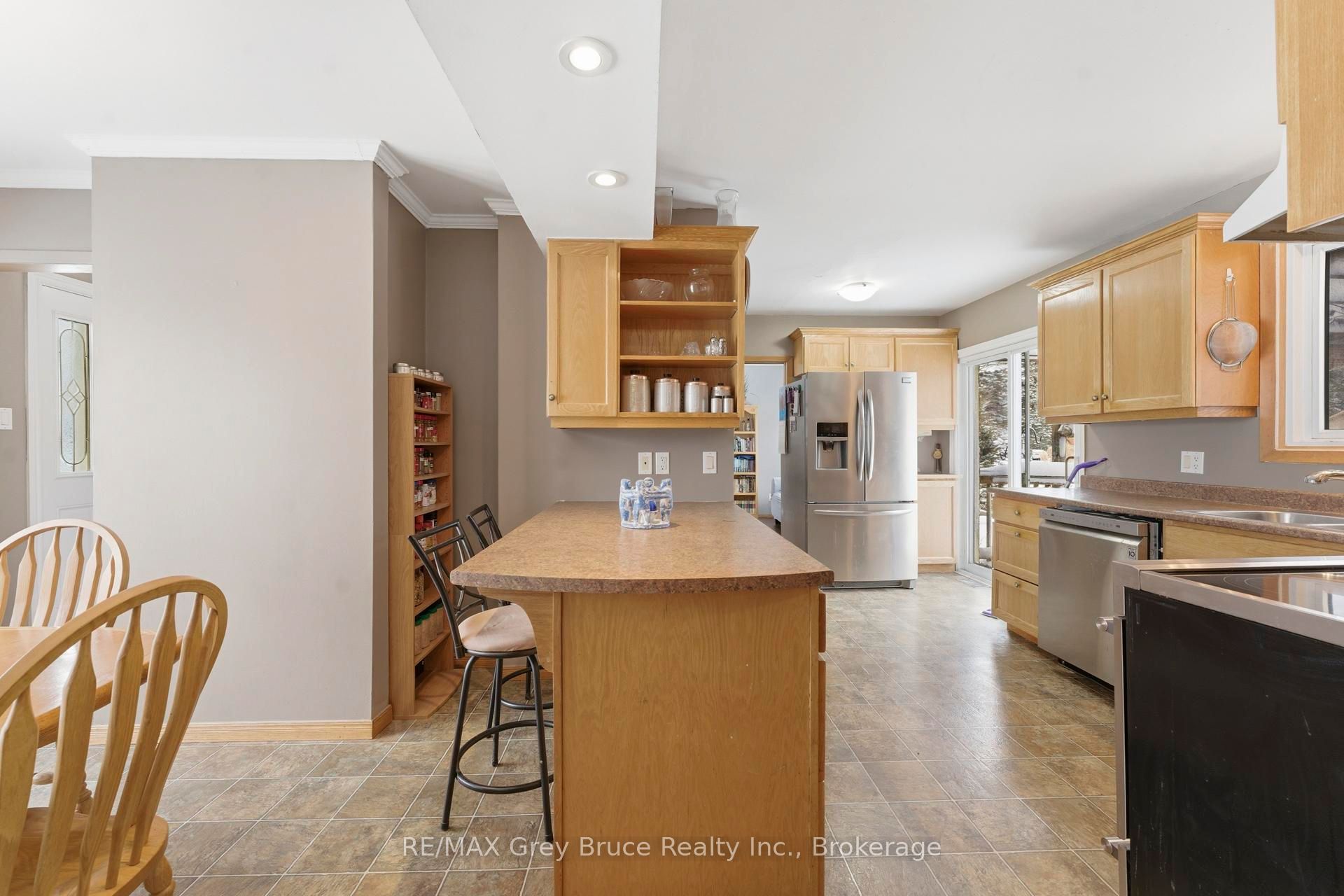 235 5th Avenue Property Photo 6