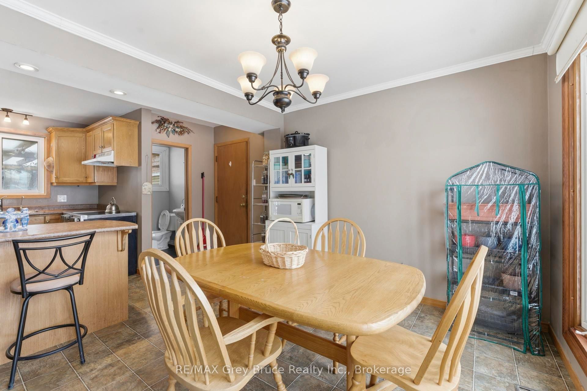 235 5th Avenue Property Photo 8