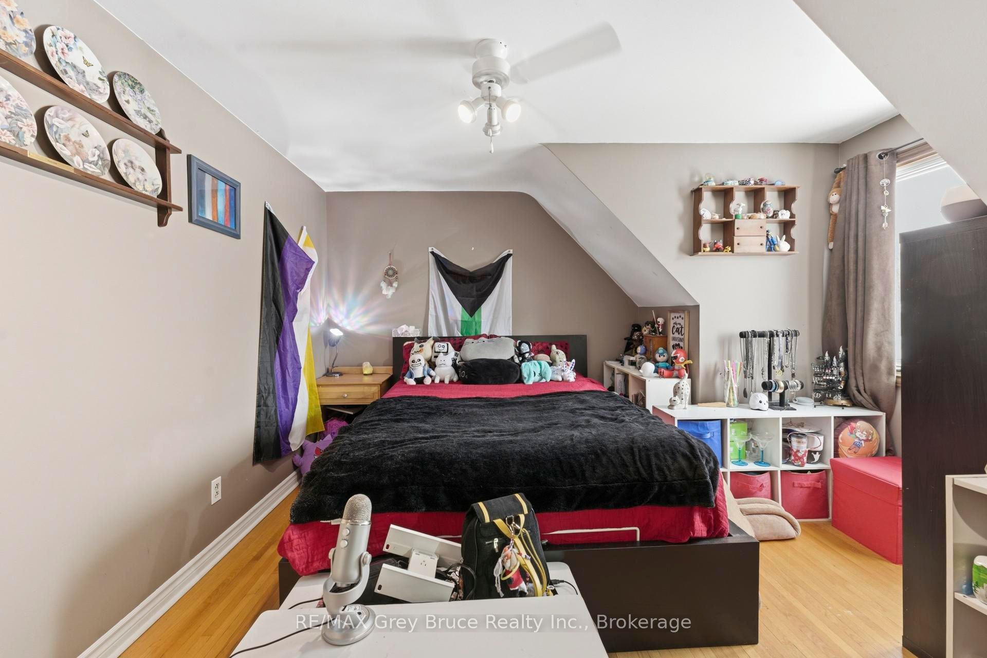 235 5th Avenue Property Photo 19