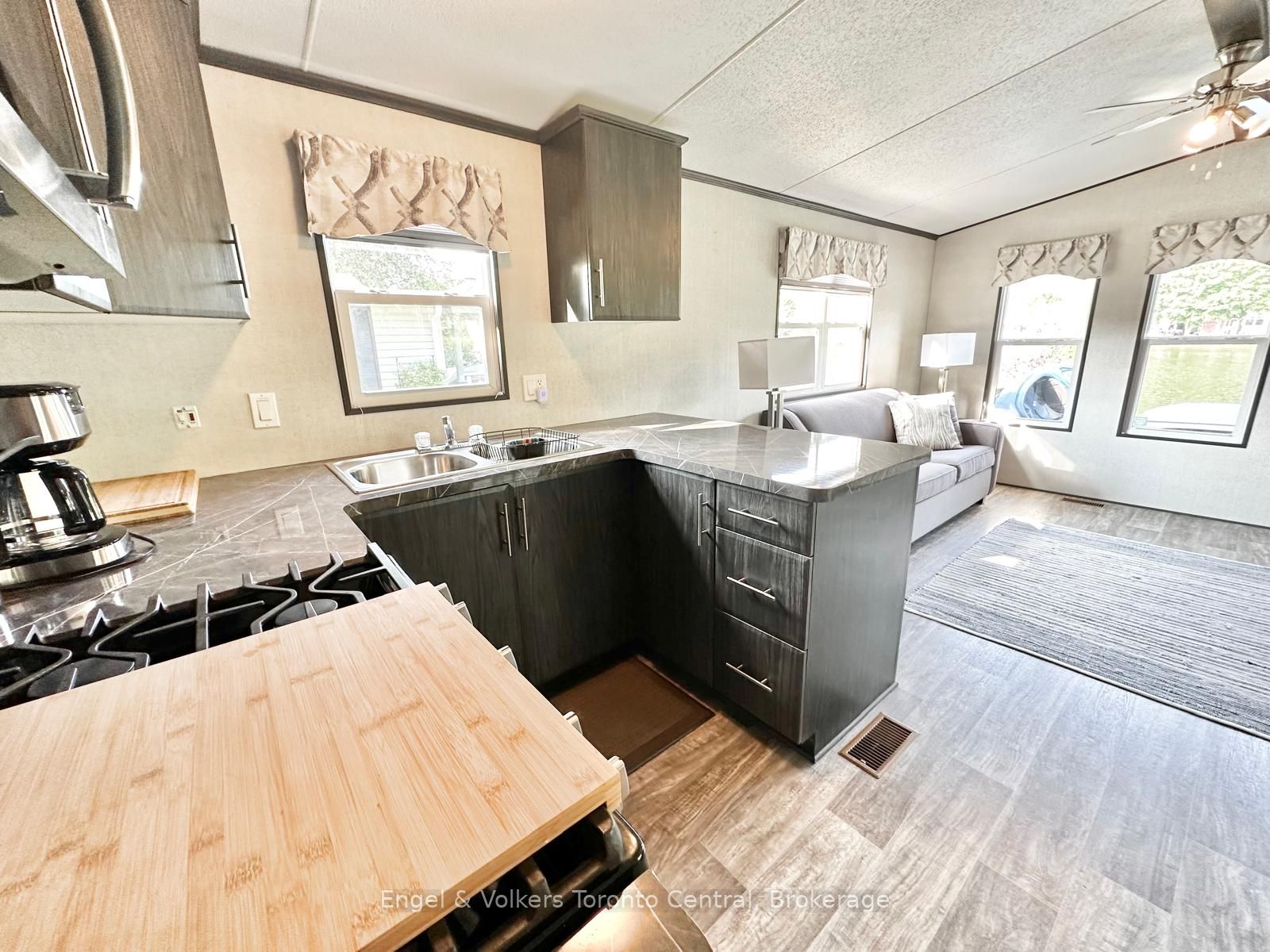 7489 Sideroad 5 E B8 Property Photo 15