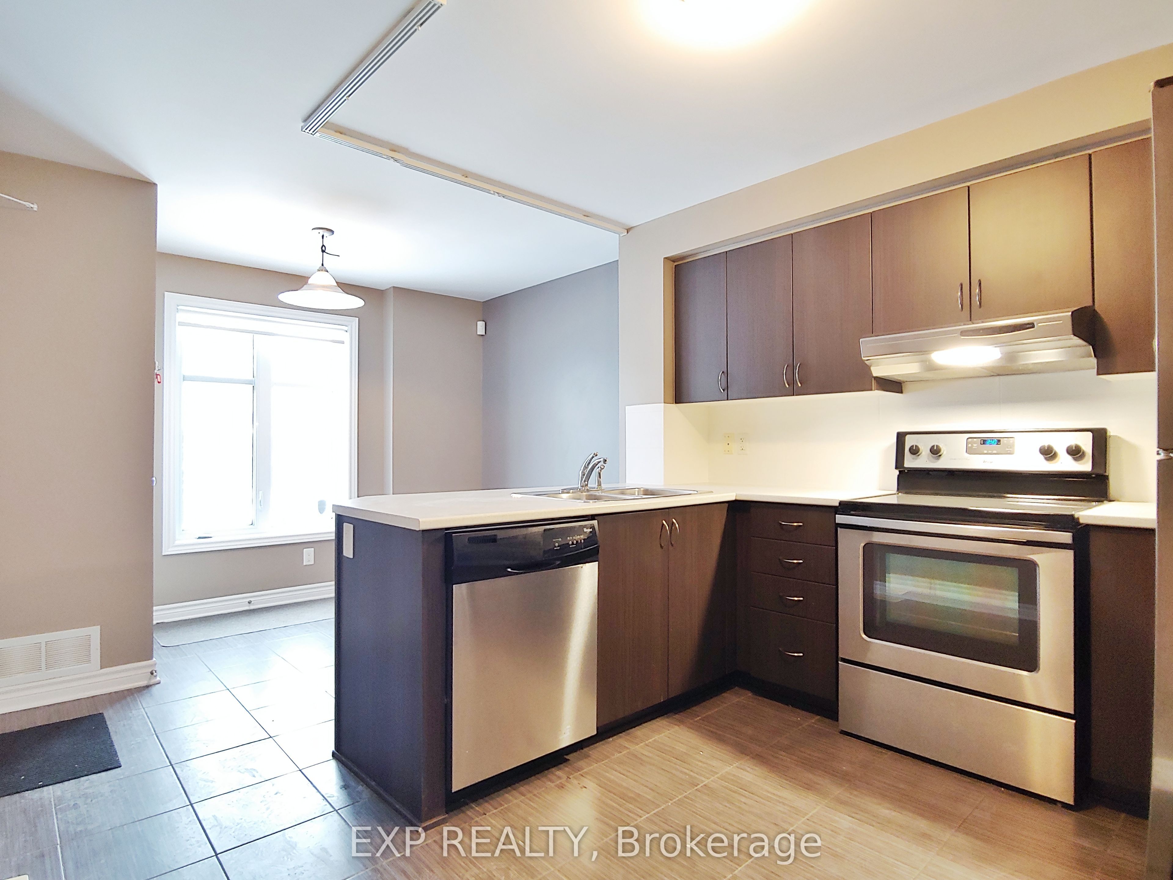 605 Chapman Mills Drive B Property Photo 6