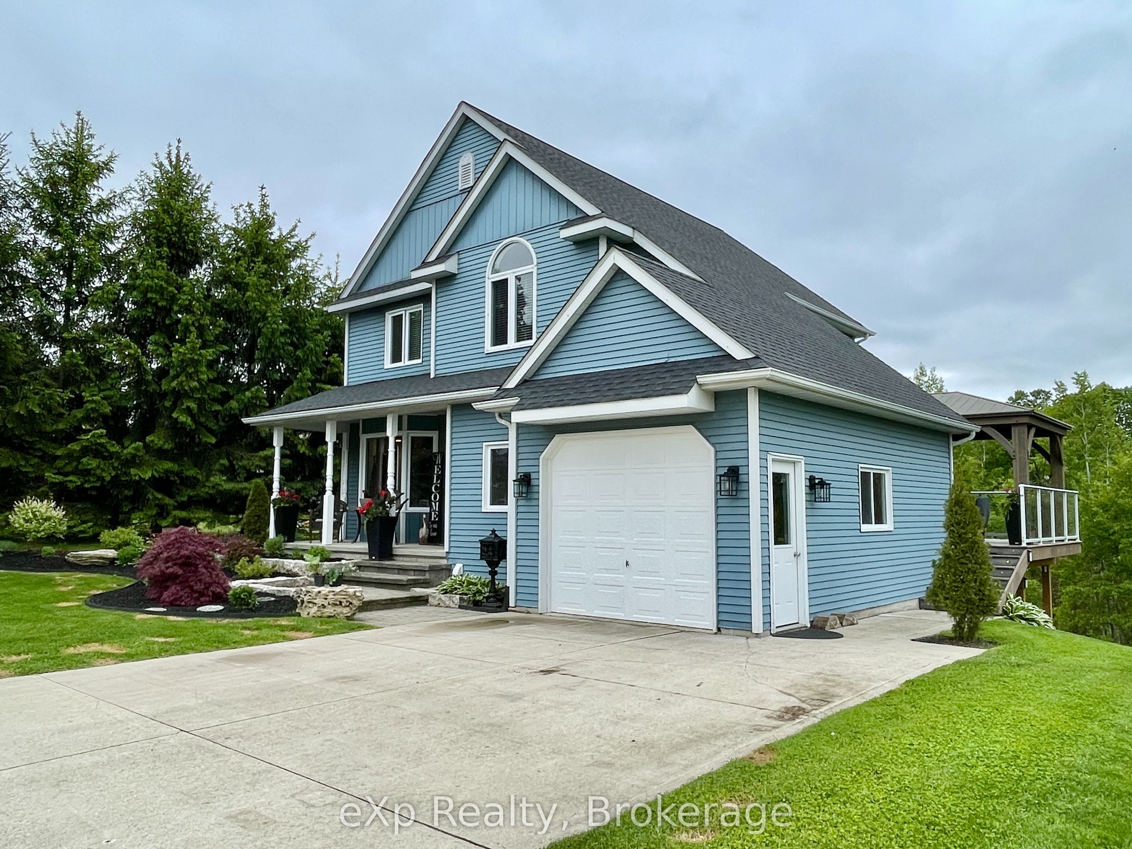 3 Gray Court Property Photo 1