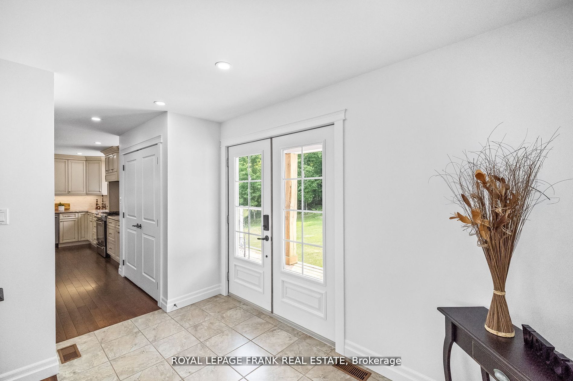 370 Detlor Road Property Photo 6