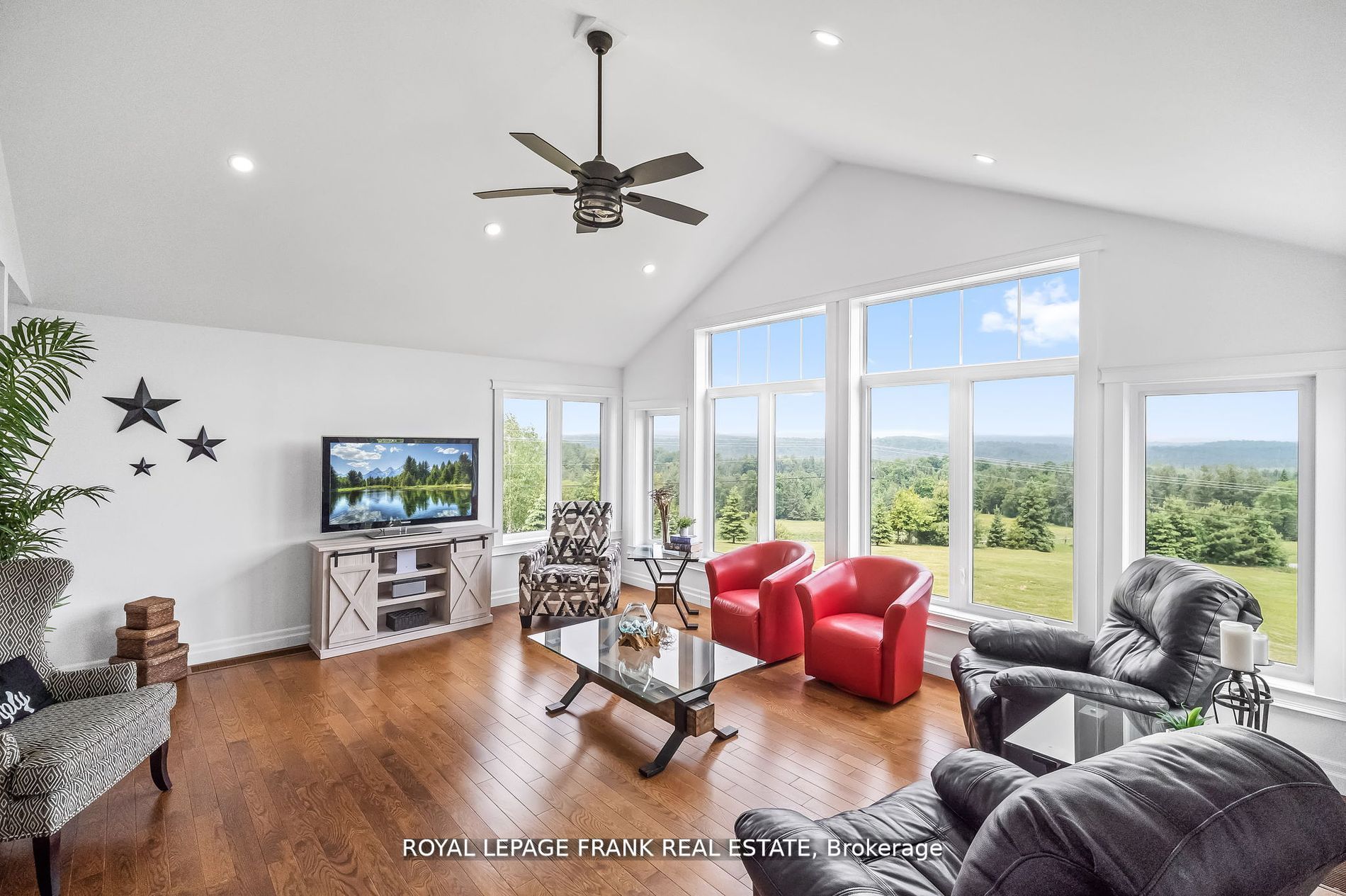 370 Detlor Road Property Photo 8