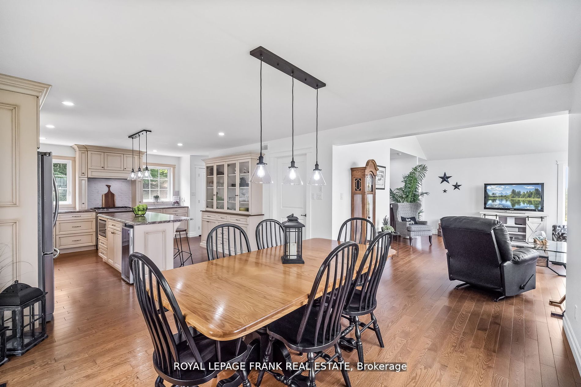 370 Detlor Road Property Photo 11