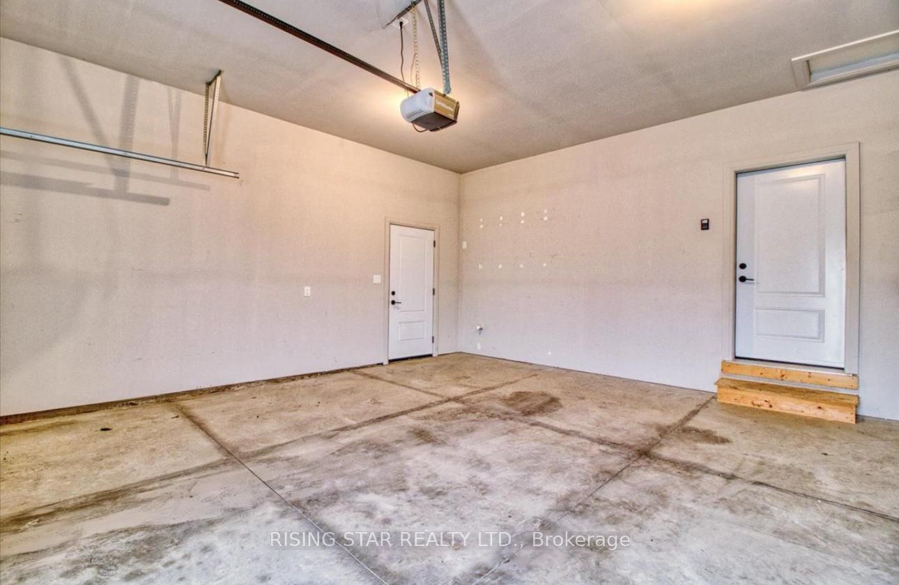 30 Evening Drive Property Photo 15