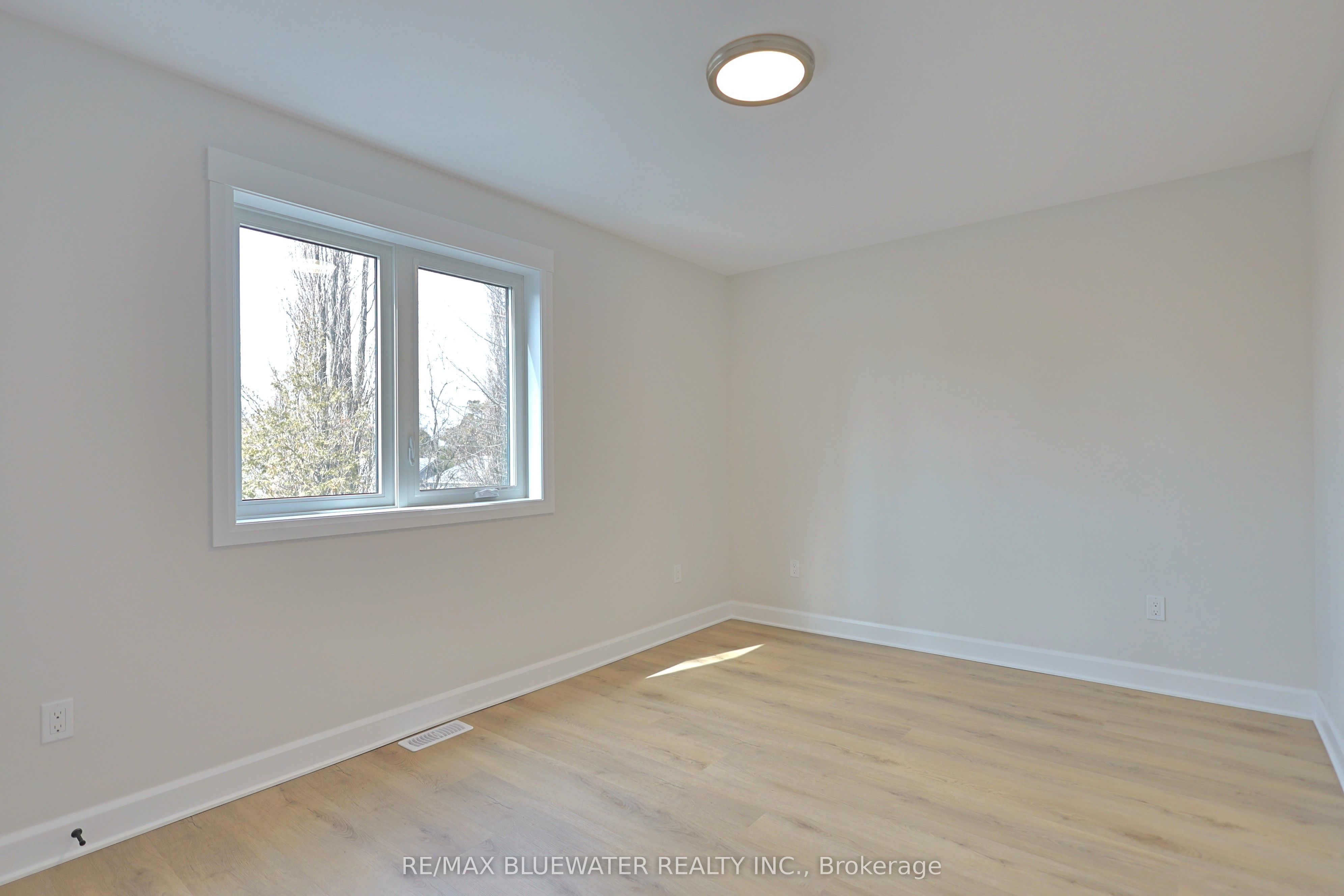 72623 Stanley Street Property Photo 38