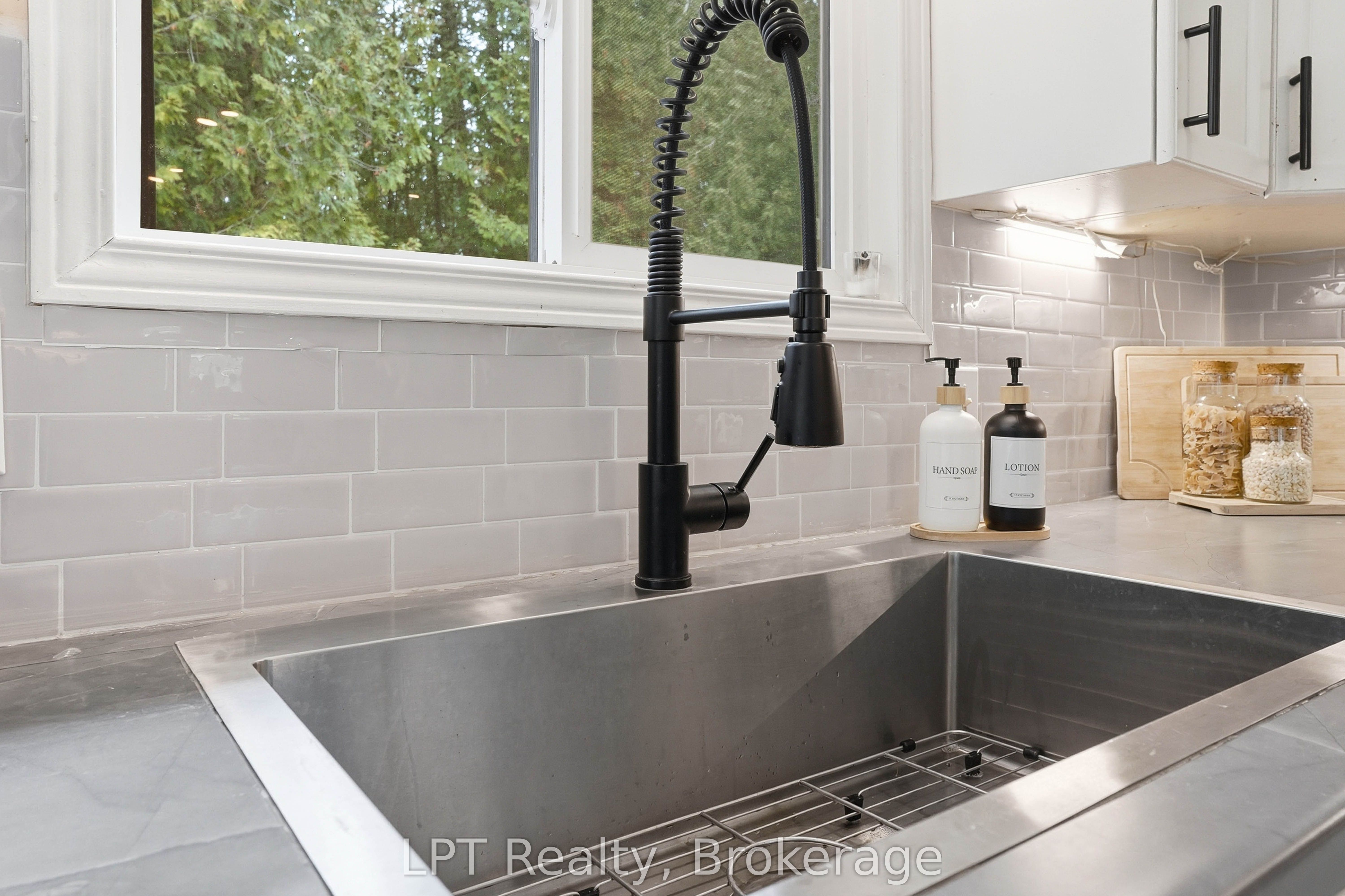 21 Tyson Lane Property Photo 15