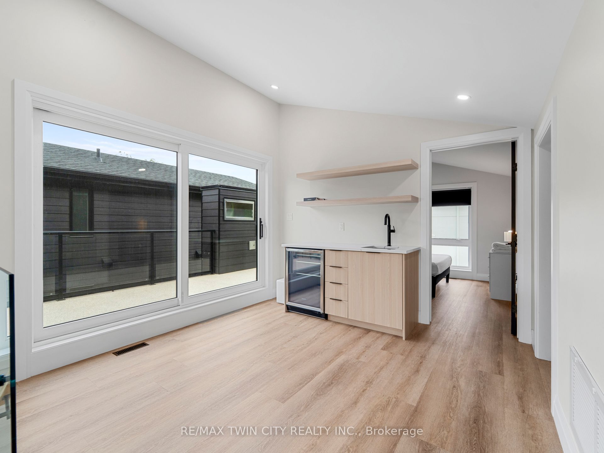 55 Centre Street Property Photo 33