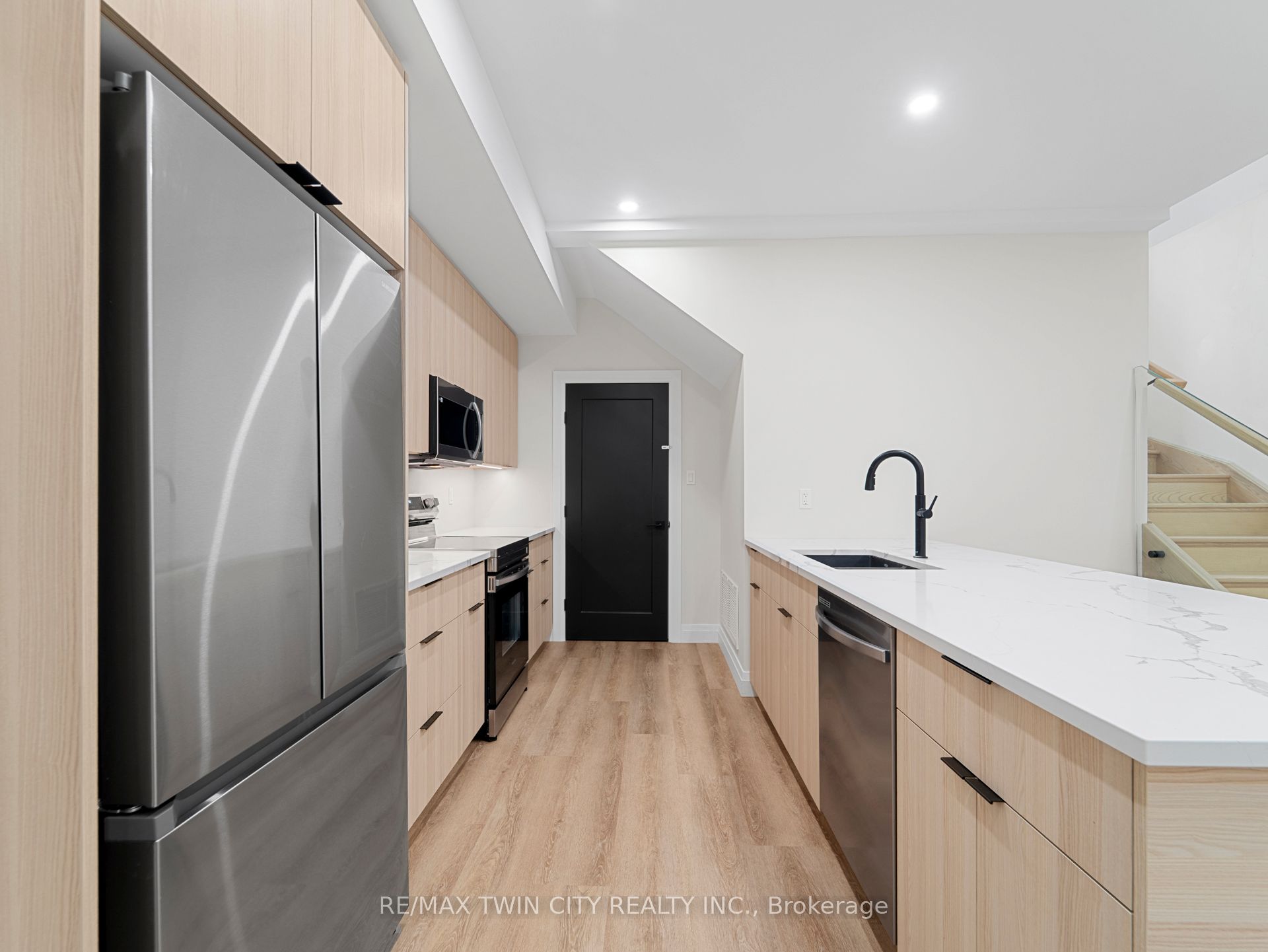 55 Centre Street Property Photo 37