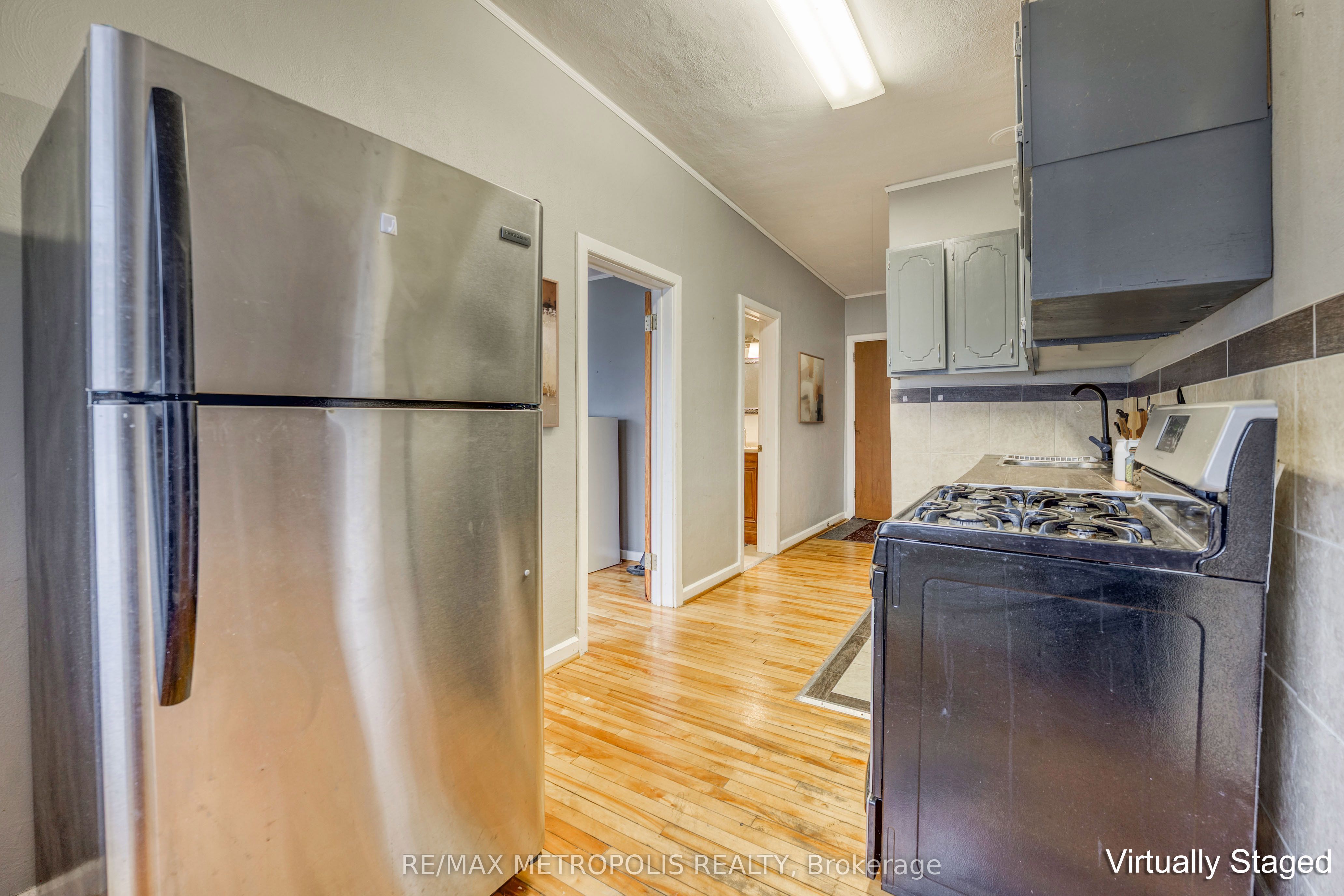 1548 St. Clair Parkway #1 Upper Property Photo 7