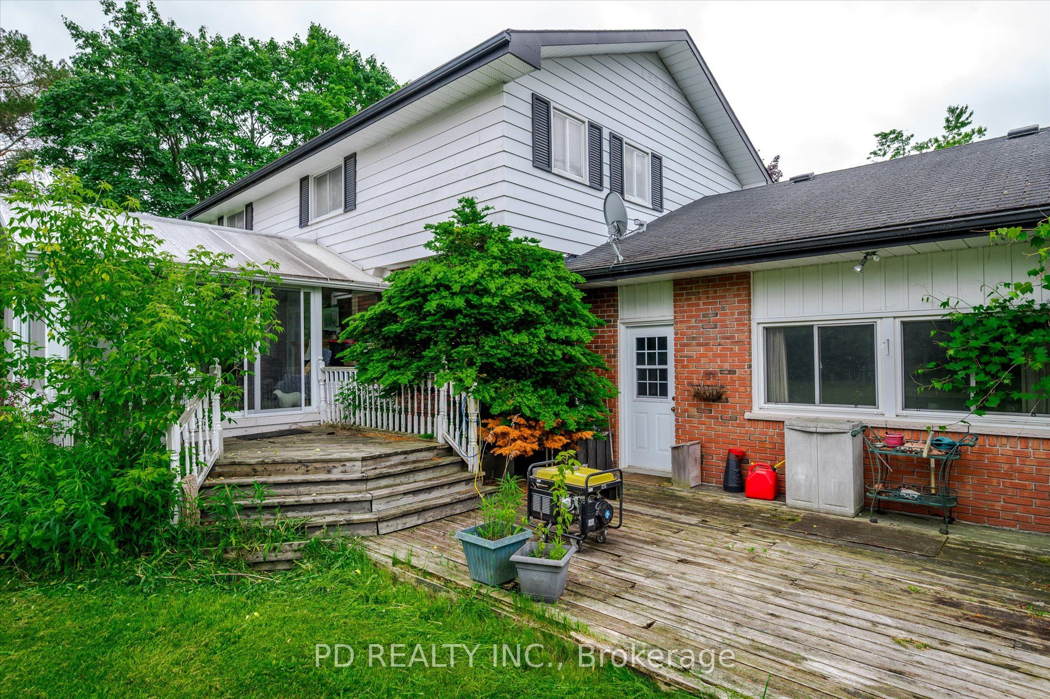 4925 Highway 7 Property Photo 4