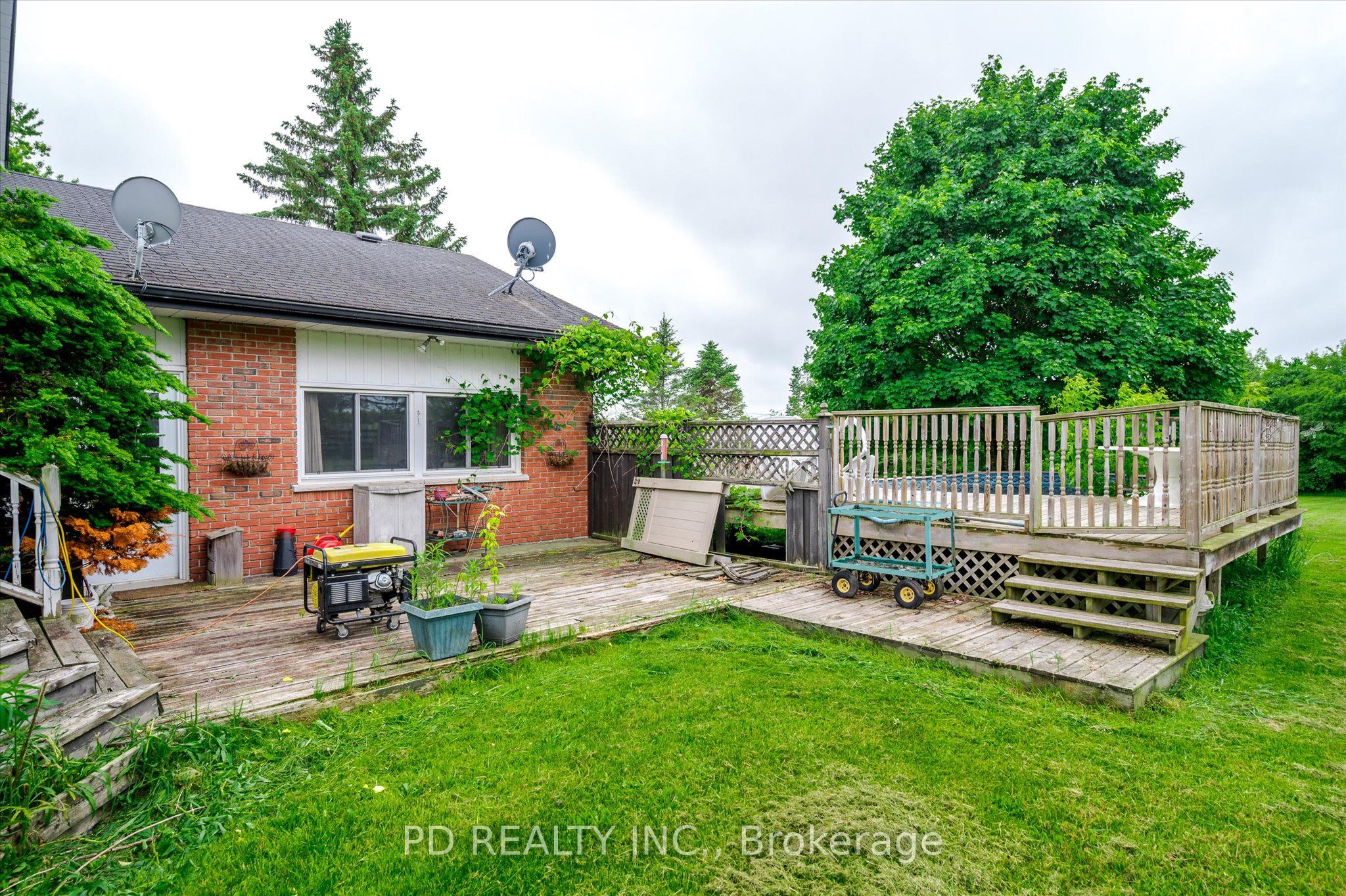 4925 Highway 7 Property Photo 5