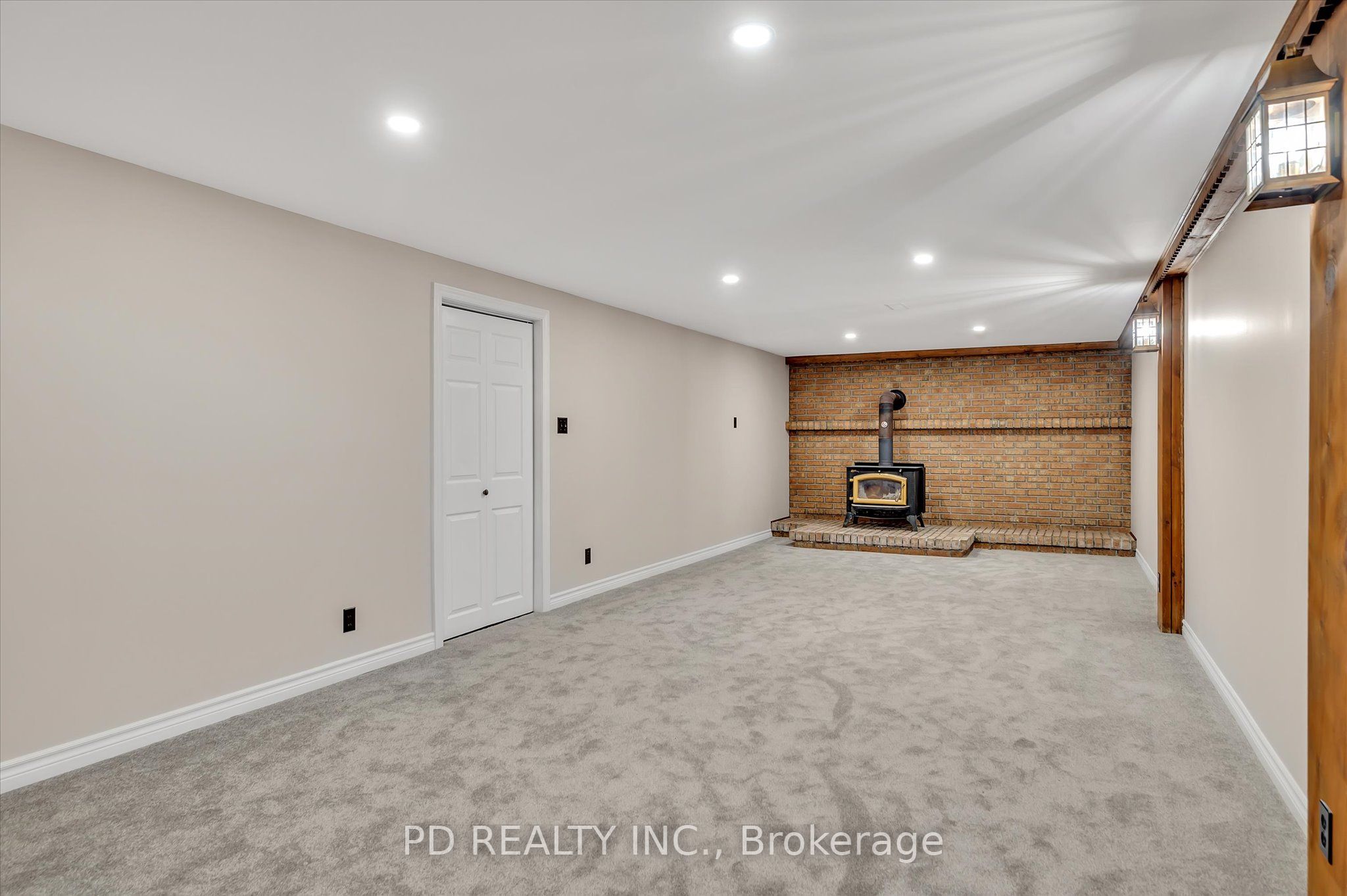 4925 Highway 7 Property Photo 45