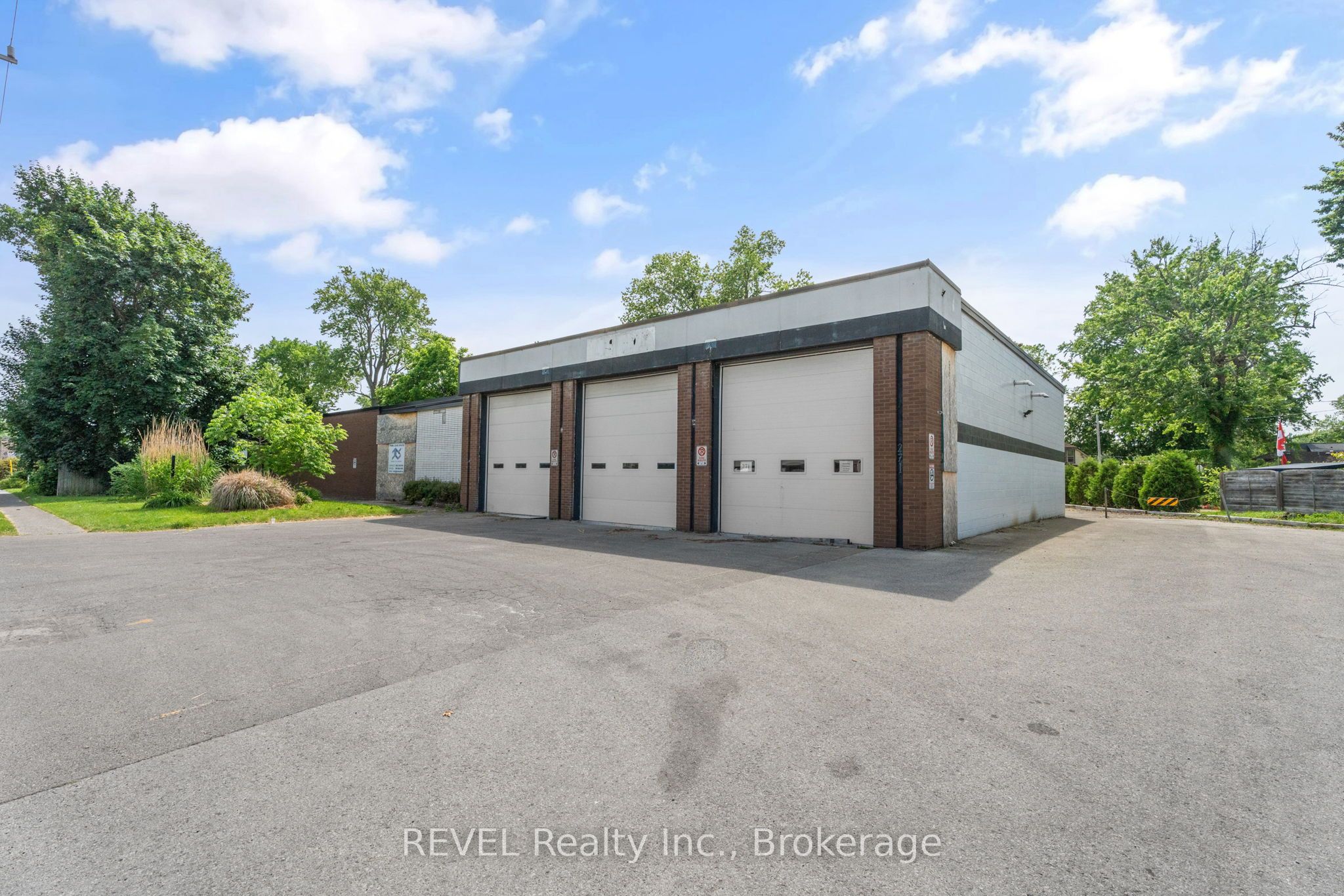 271 Ridgeway Road Property Photo 3