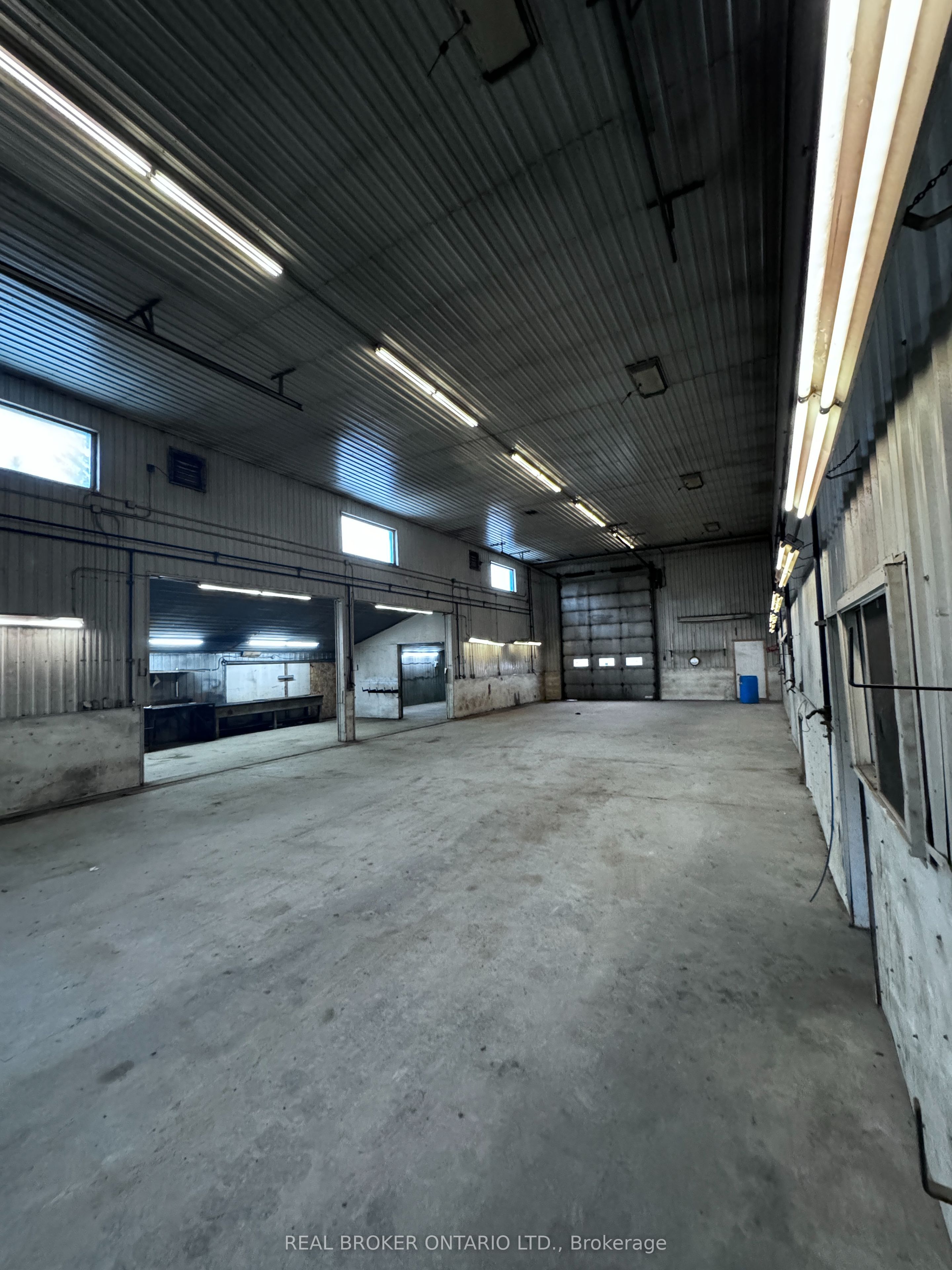 350 King Street Property Photo 6