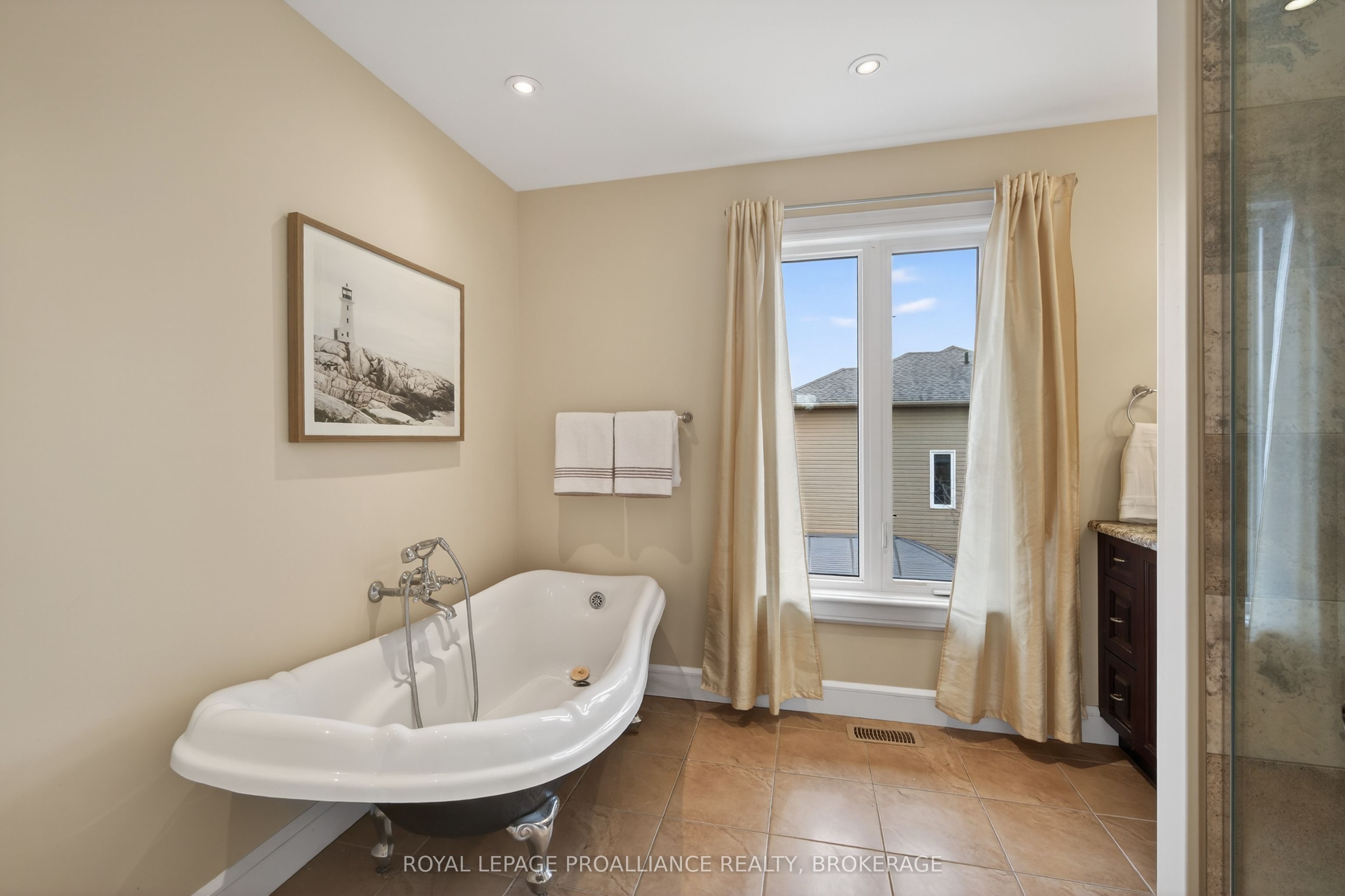 1239 Atkinson Street Property Photo 31