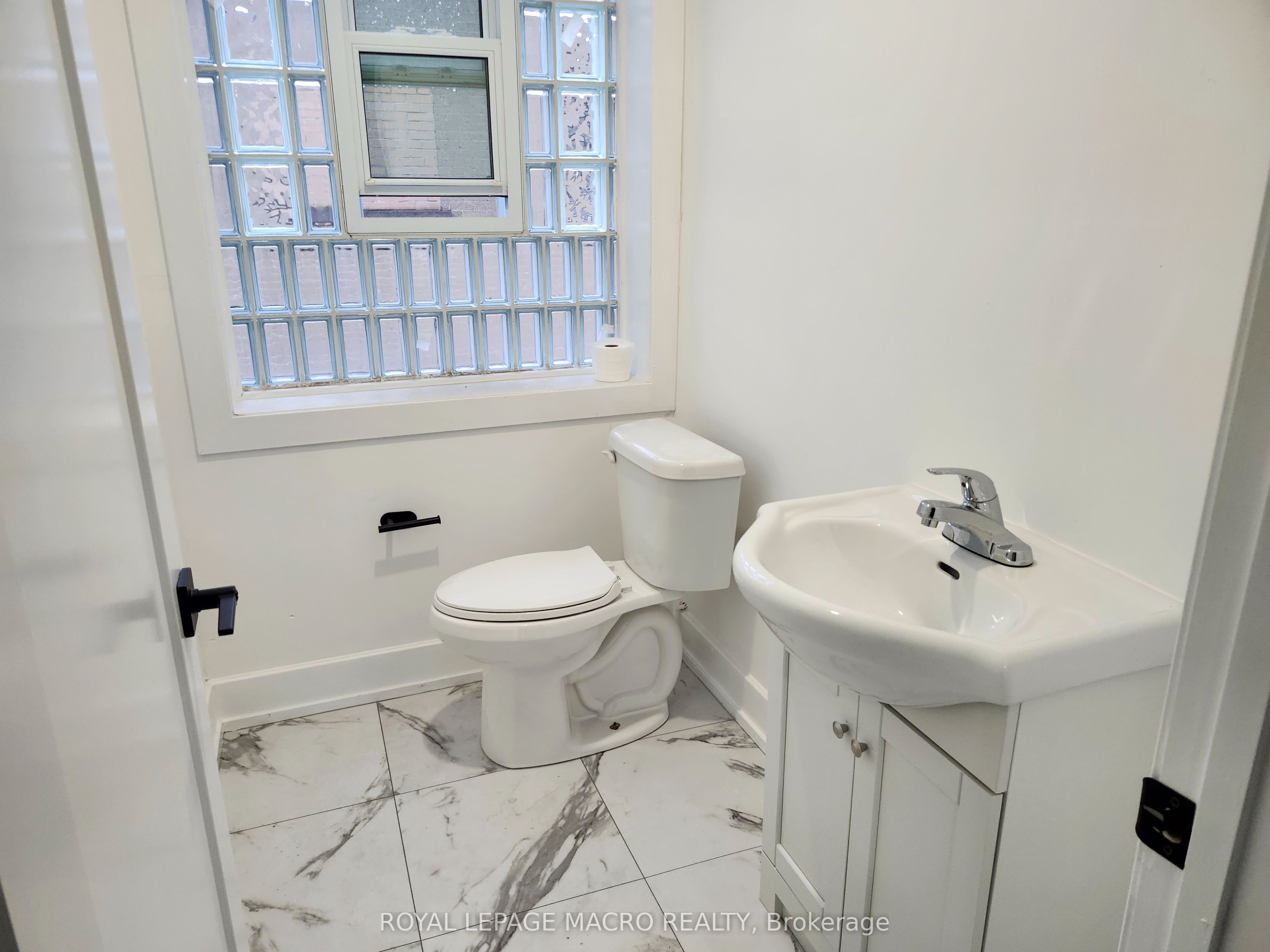 357 Main Street E 203 Property Photo 6