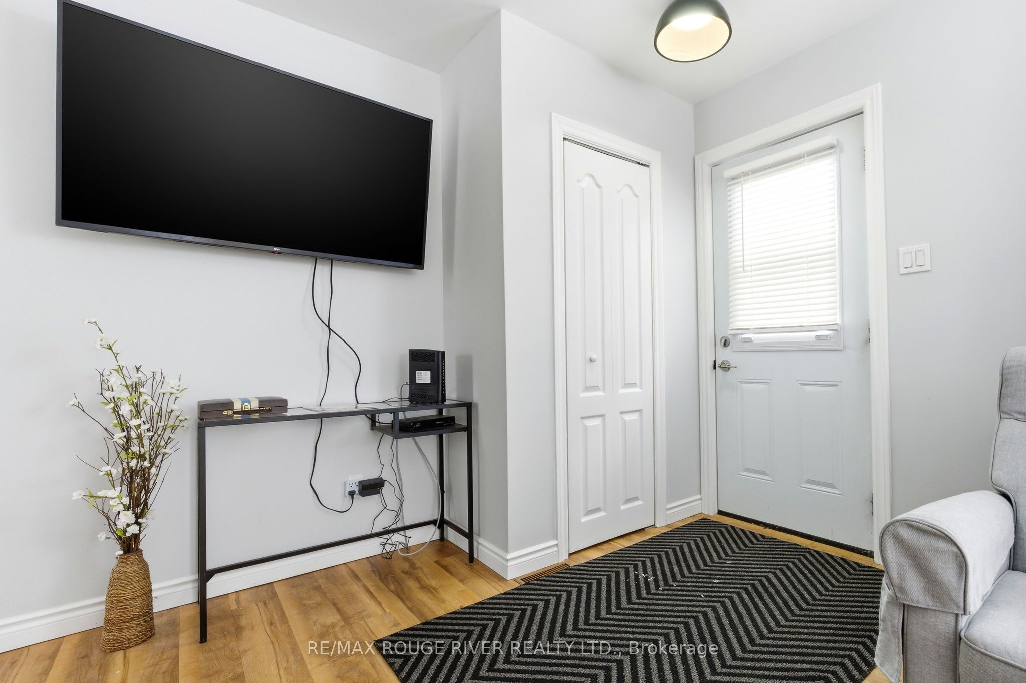 9 Cedar Street Property Photo 6