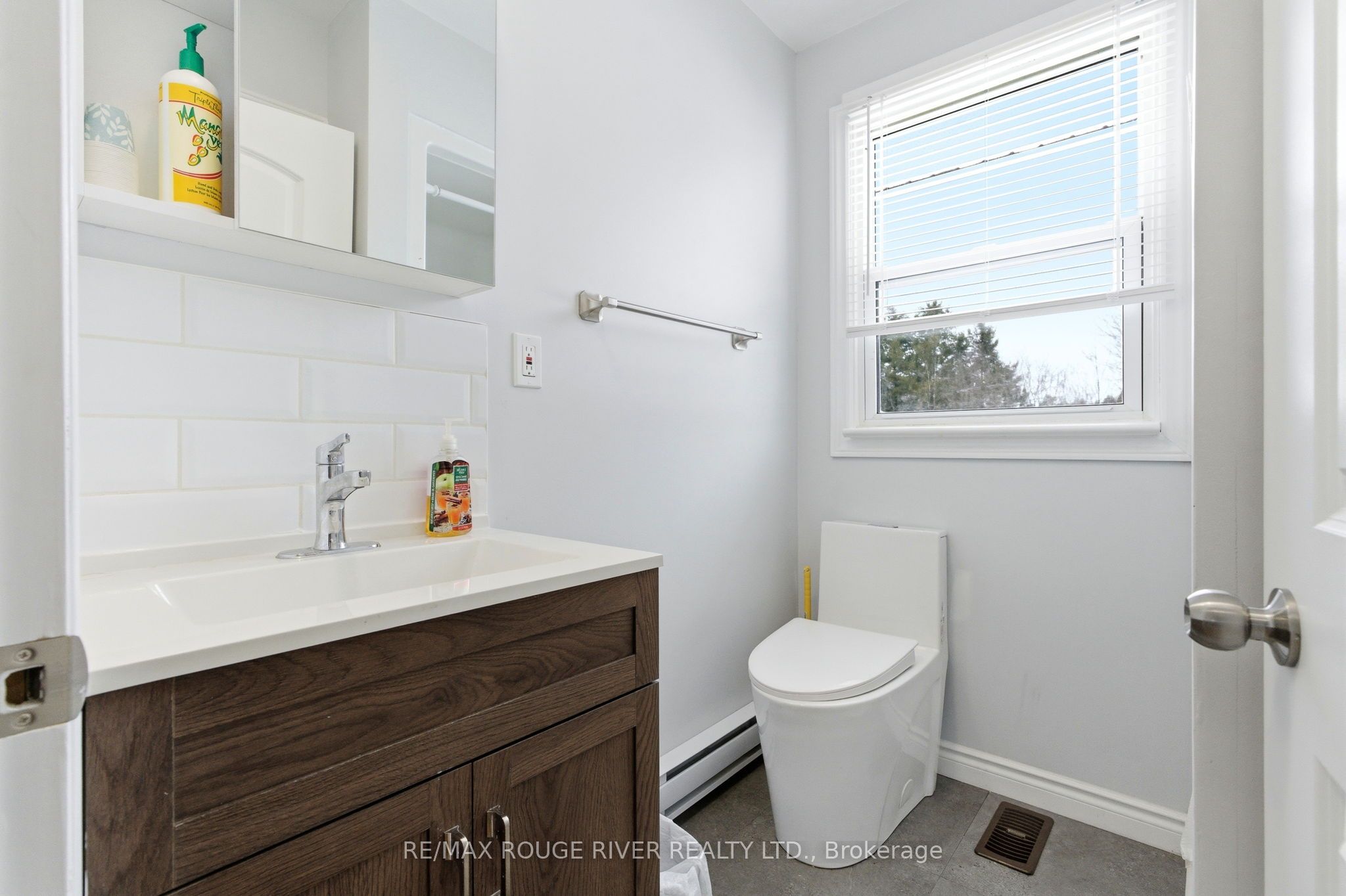 9 Cedar Street Property Photo 27