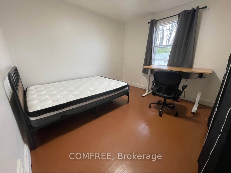 235 Belford Crescent Property Photo 3