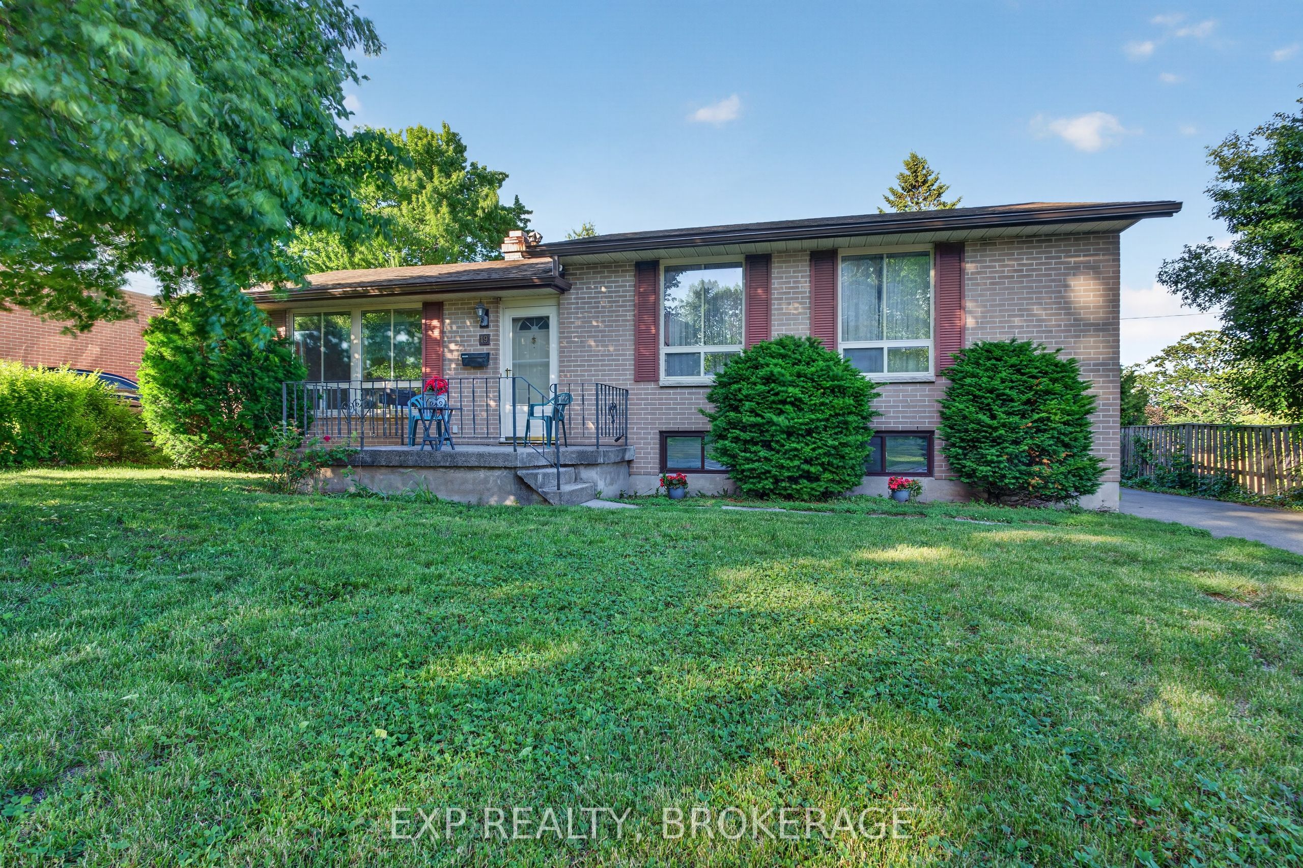 19 CONVAY Crescent