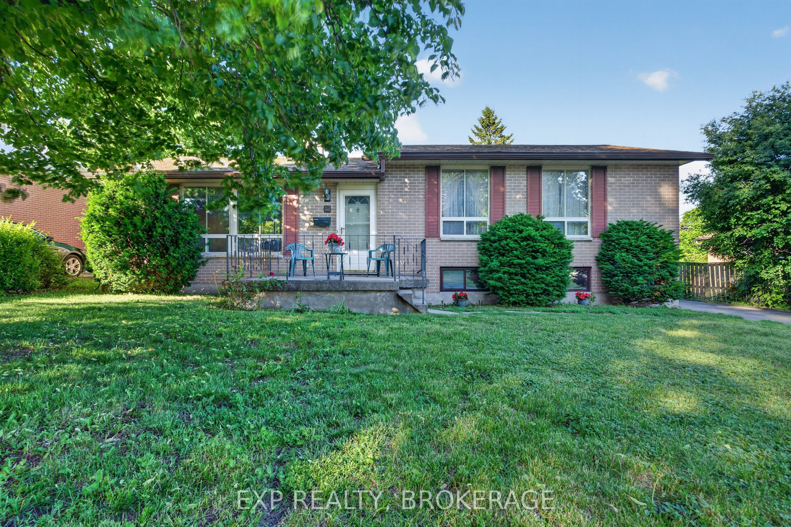 19 Convay Crescent Property Photo 2