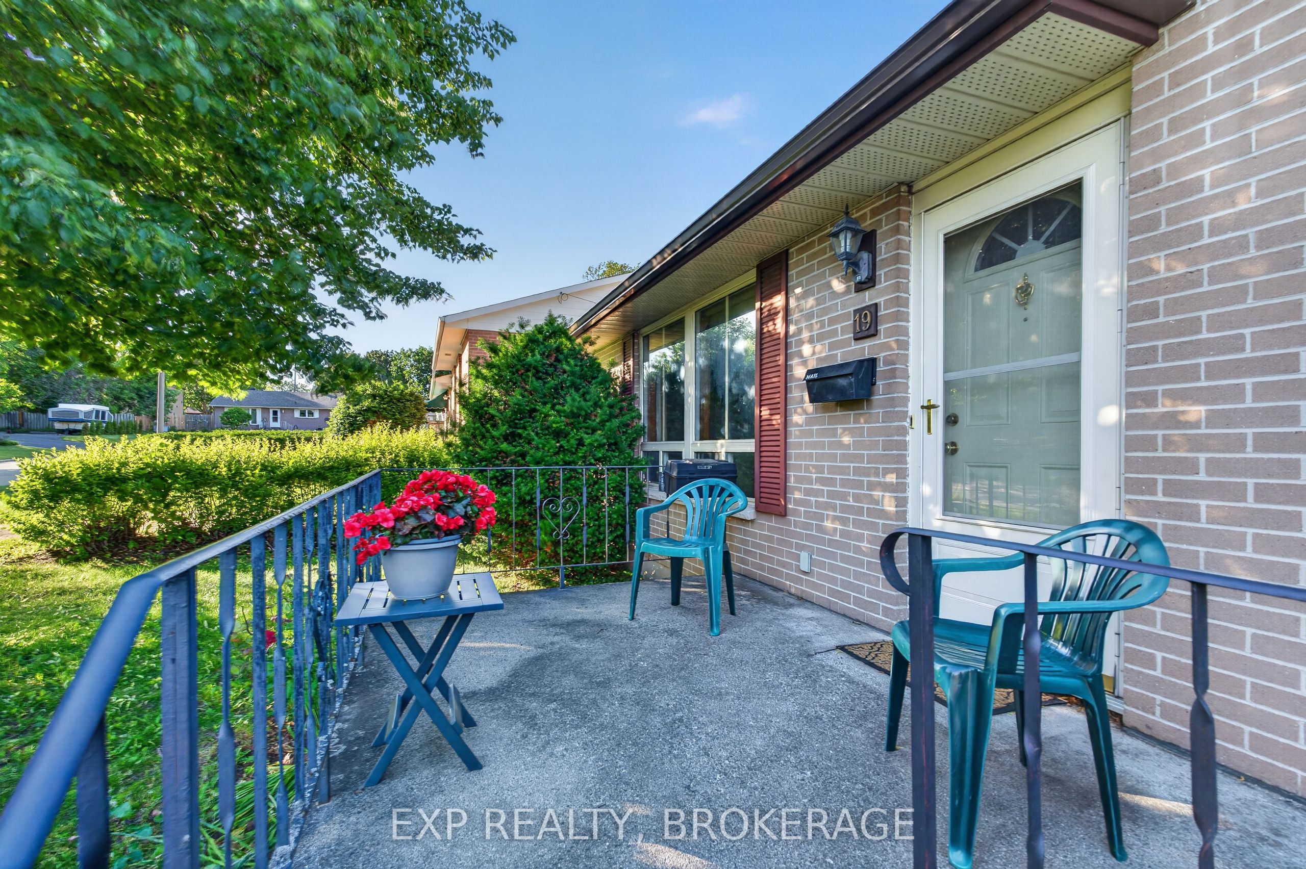 19 Convay Crescent Property Photo 3