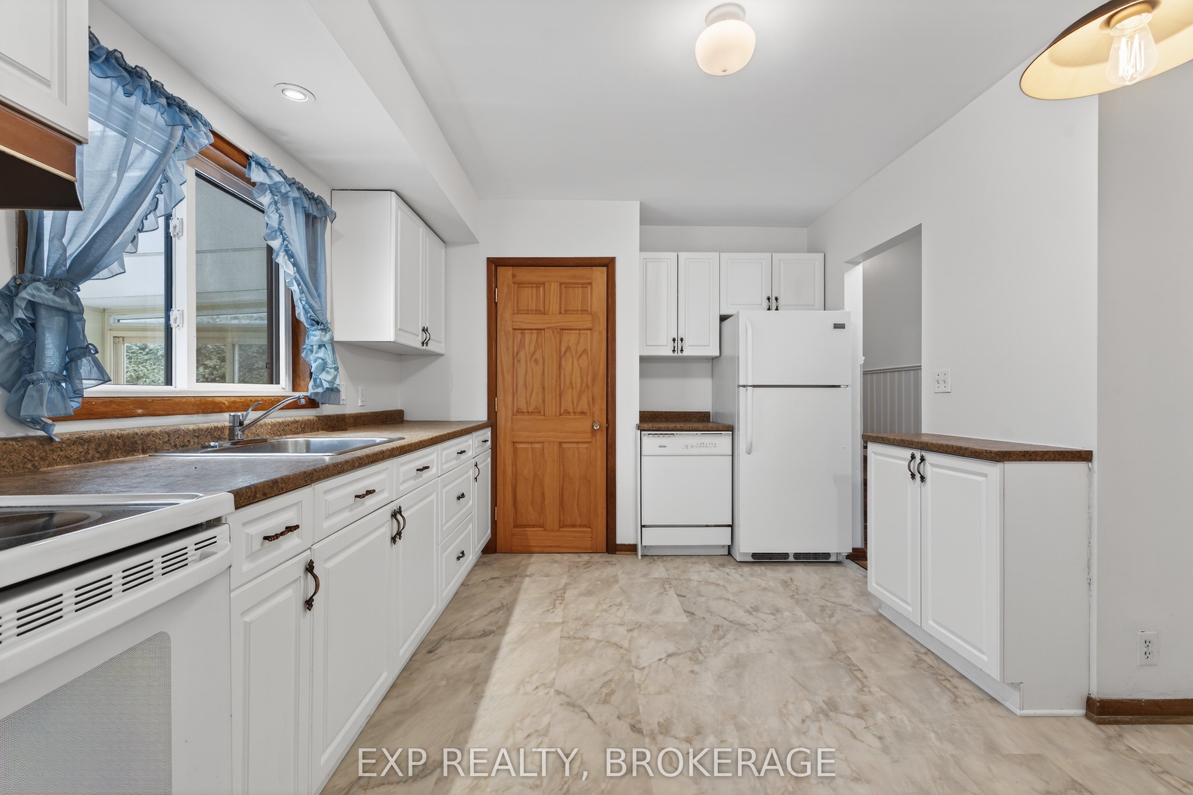19 Convay Crescent Property Photo 12