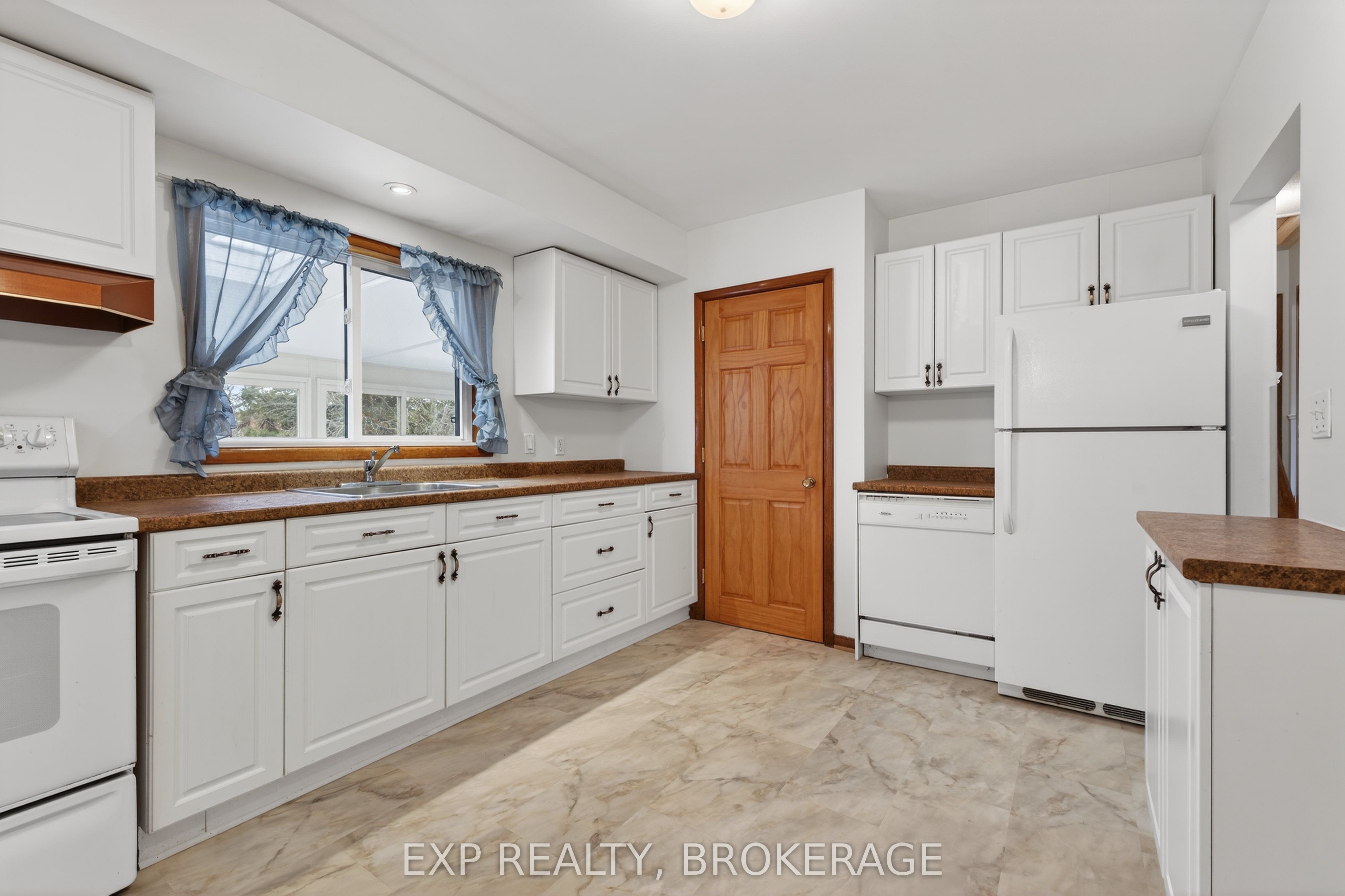 19 Convay Crescent Property Photo 13