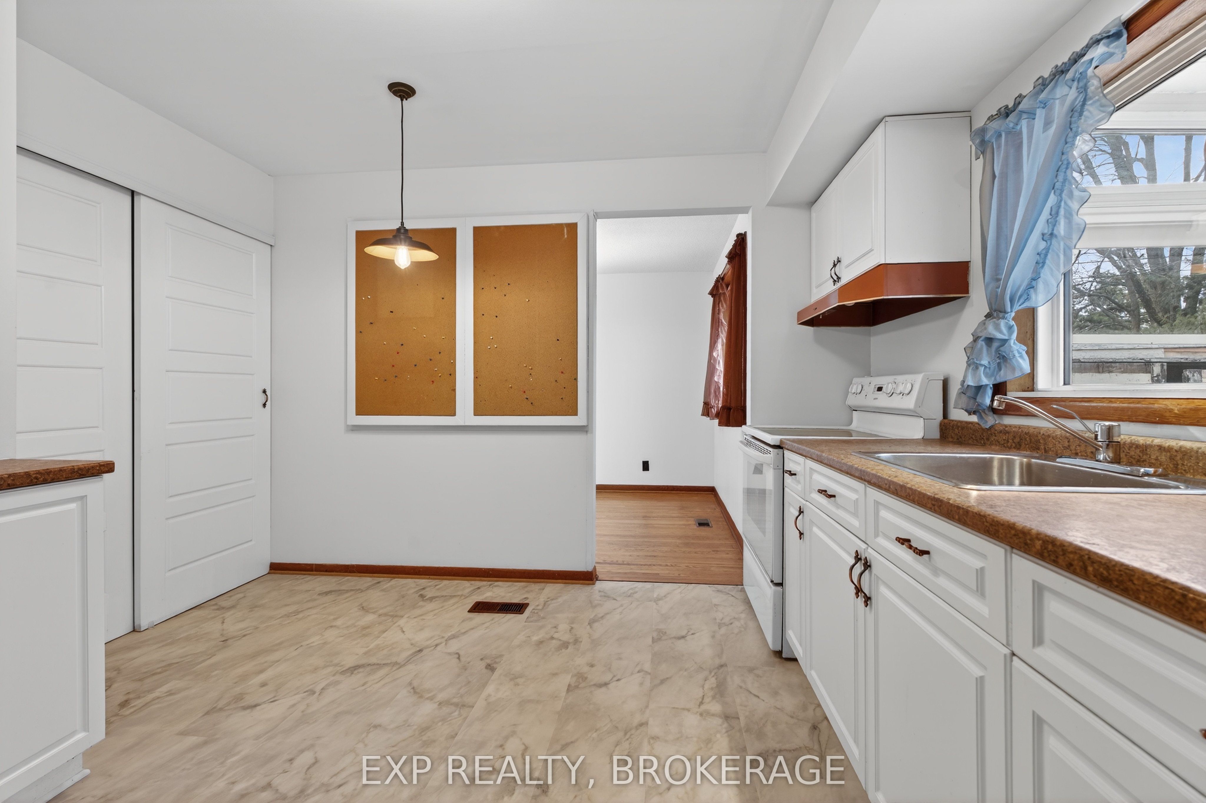19 Convay Crescent Property Photo 14