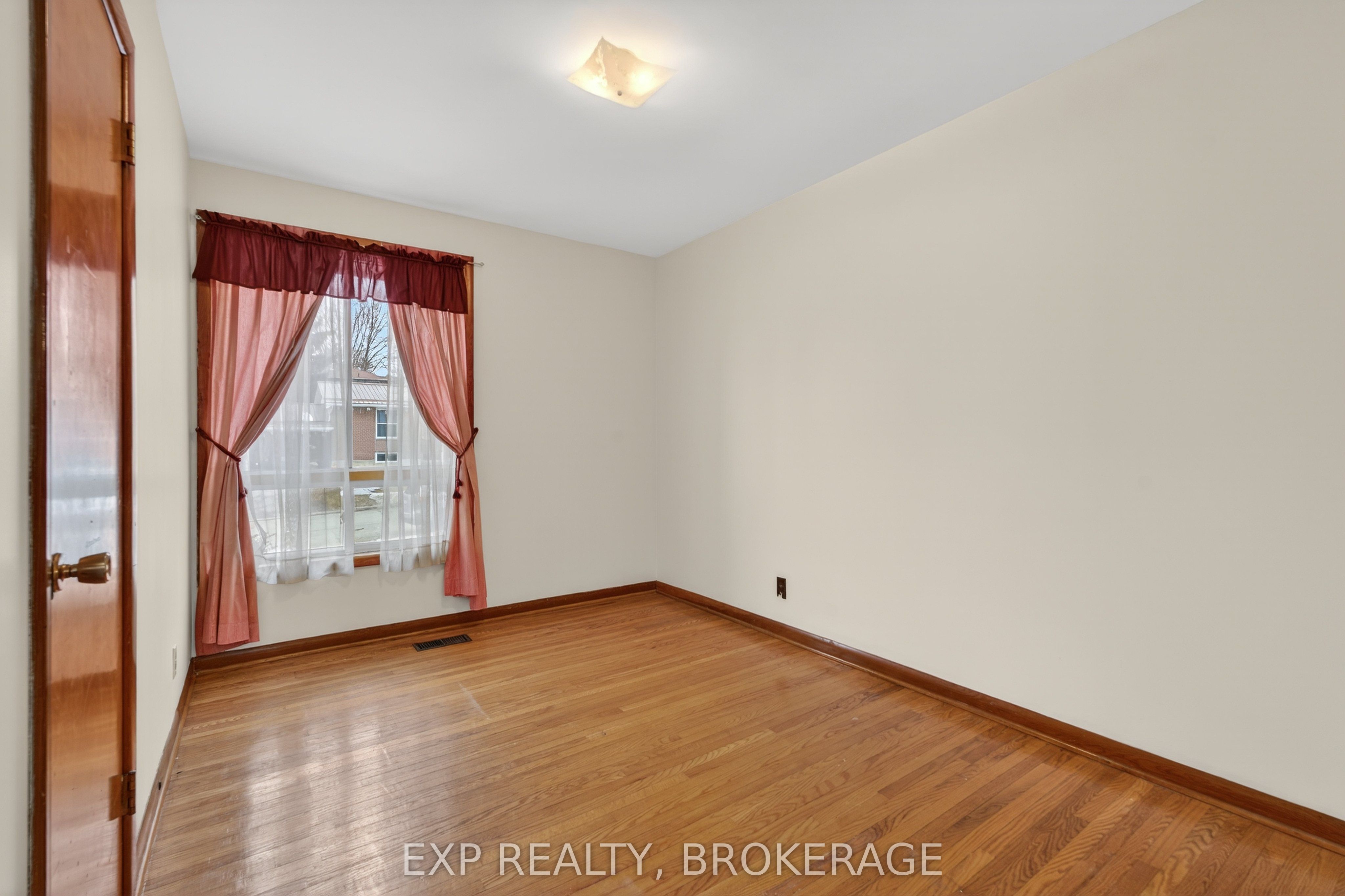 19 Convay Crescent Property Photo 23