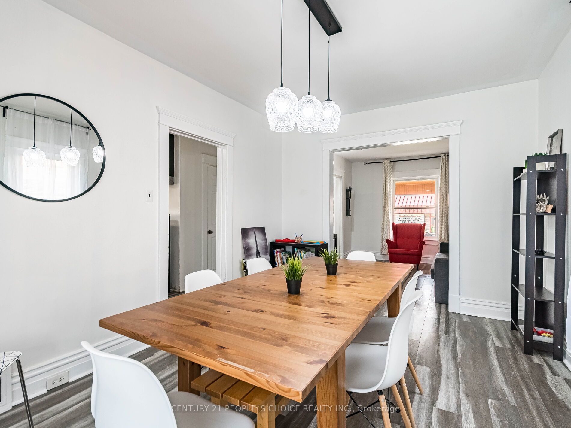 5001 Kitchener Street Property Photo 5