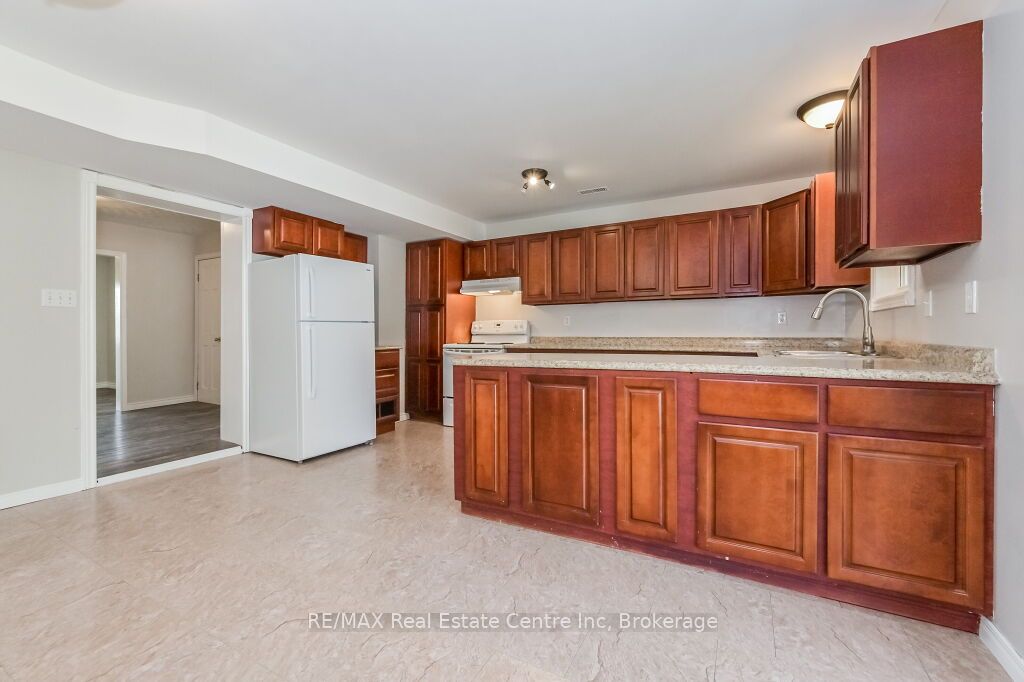 353 Wellington Street E Property Photo 11